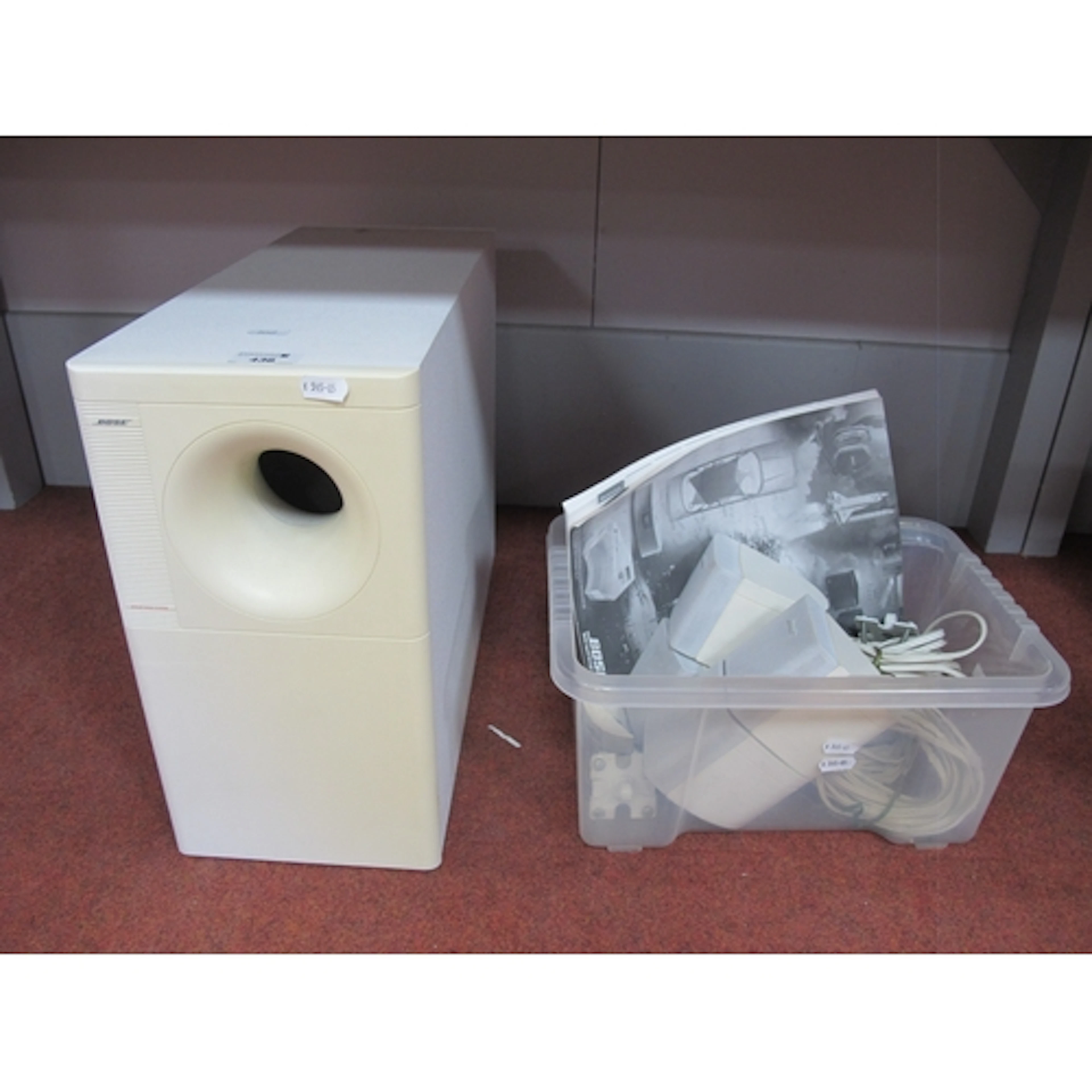 Bose Acoustimass 5 Series III Speaker System with two Cube S...