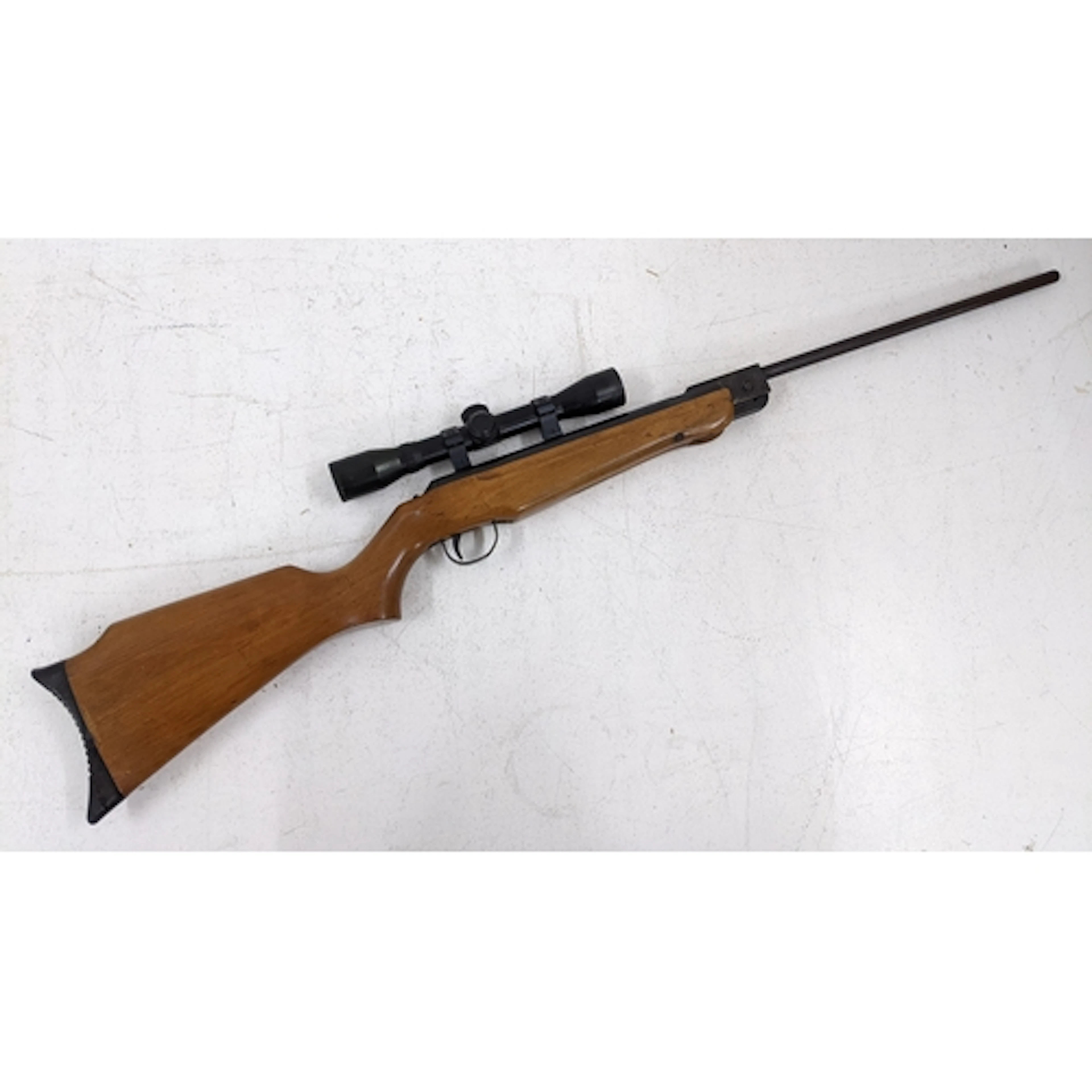 A Webley & Scott Hawk air rifle with a BSA Deerhunter scope ...