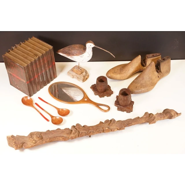 Group of treen to include two shoe lasts, ornate scroll carv...
