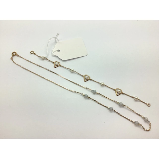 A Dainty 9ct Gold Heart and Chain Link Bracelet, 17cm long; ...