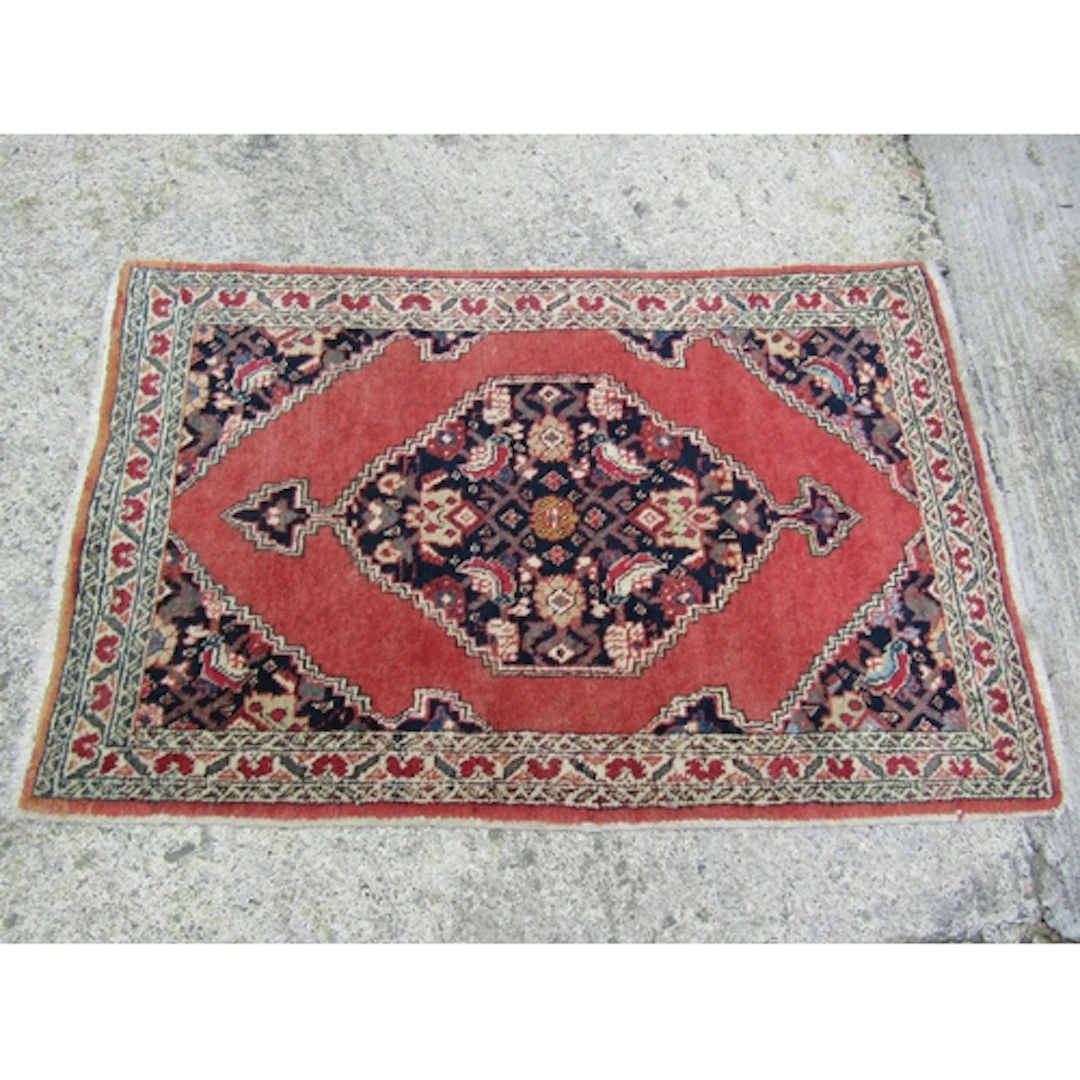 Persian Pure Wool Rug Patterned Borders Approximately 6ft Wi...