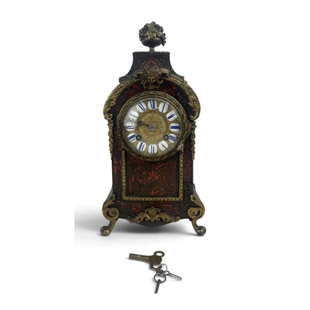 A FRENCH BOULLE MANTEL CLOCK With keys. 31cm H...