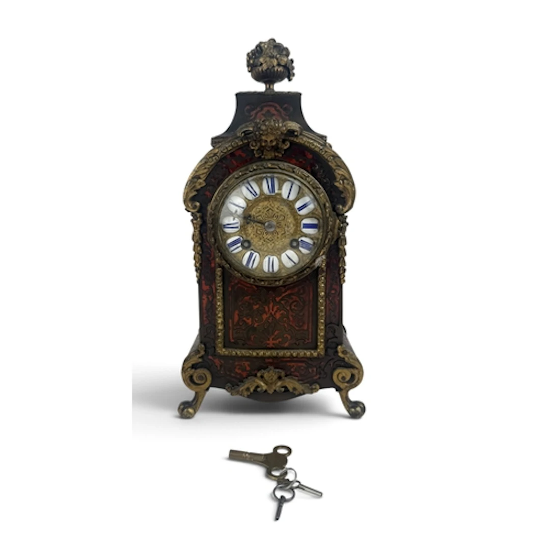 A FRENCH BOULLE MANTEL CLOCK With keys. 31cm H...