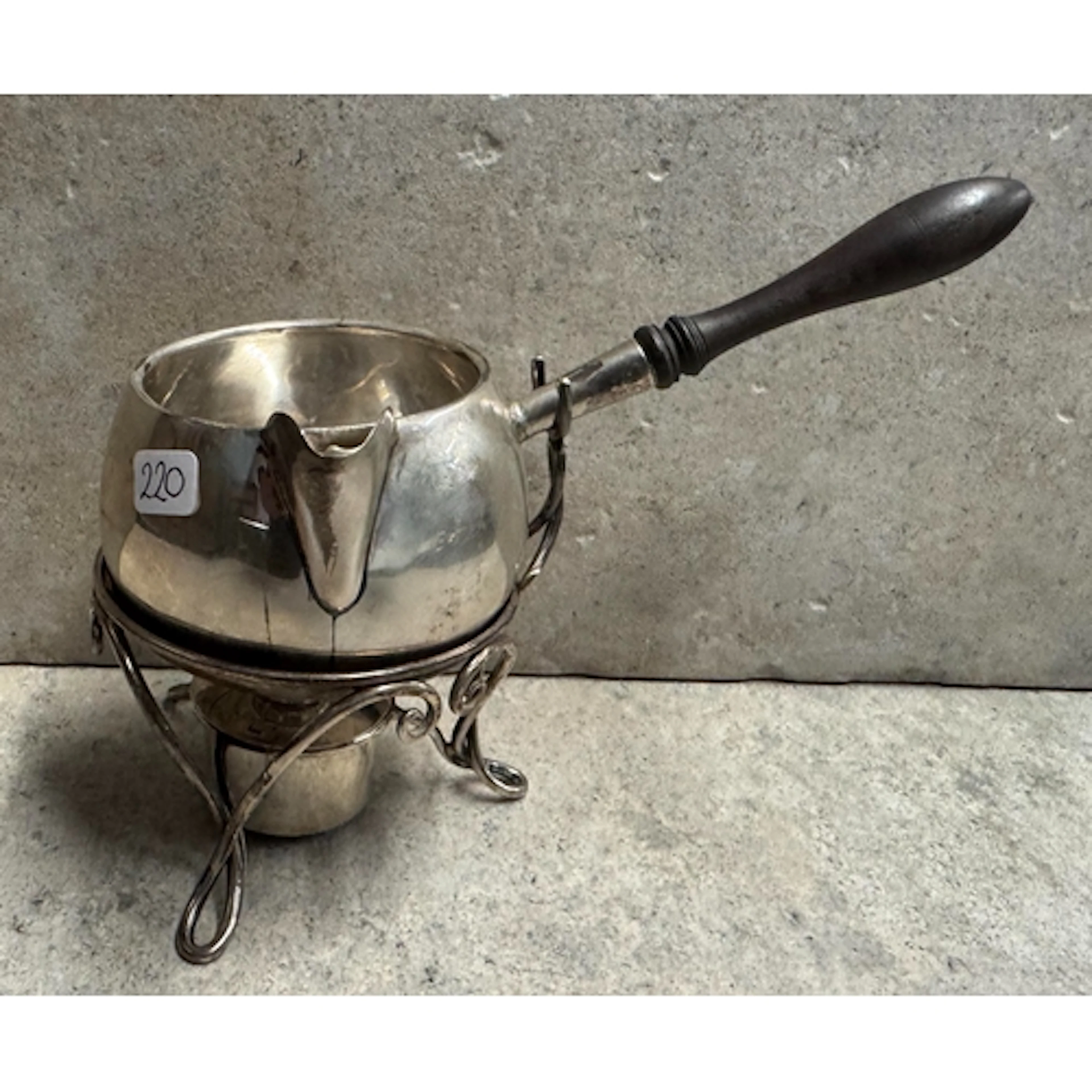 A Victorian silver brandy pan and burner. London 1900. By Wi...
