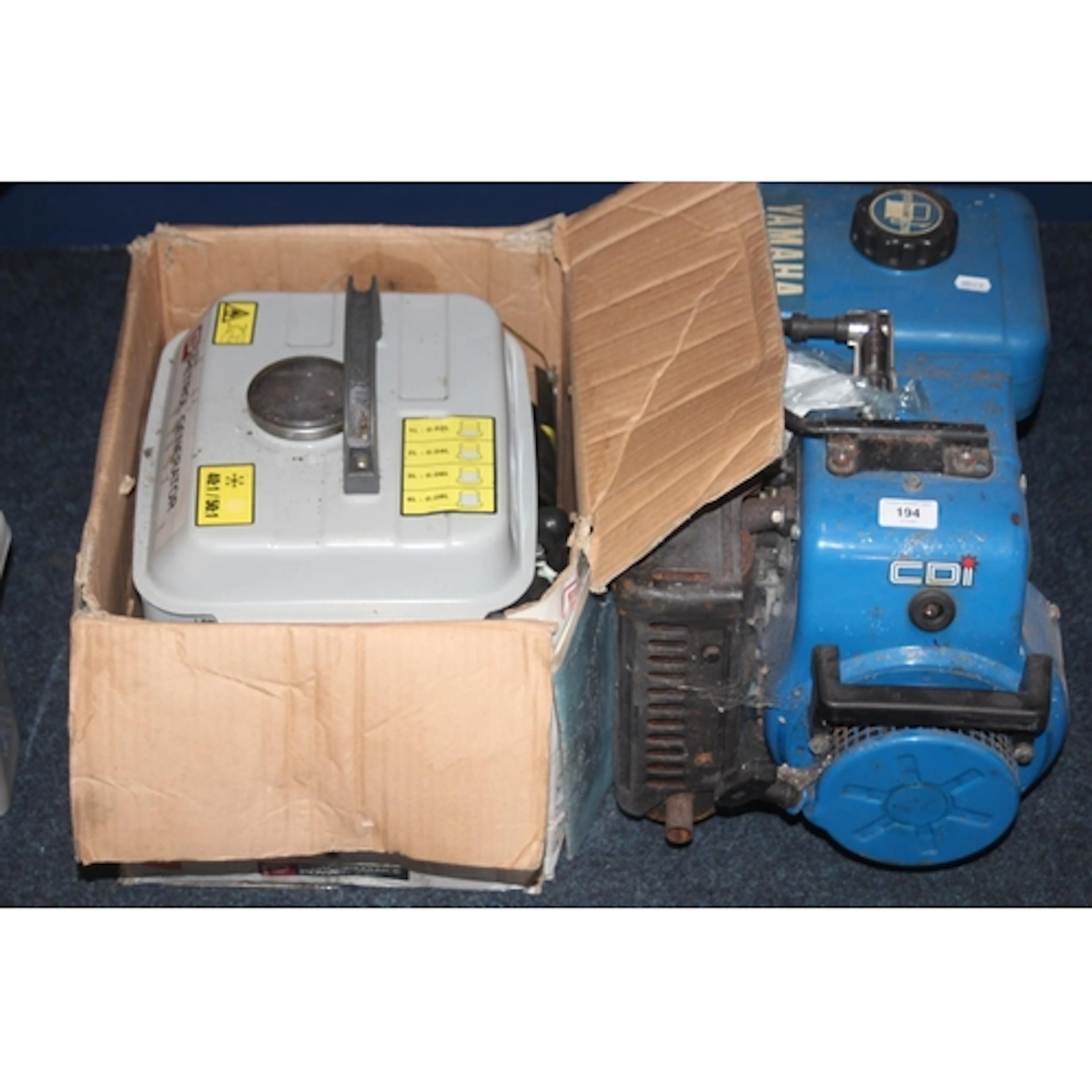 Yamaha EFC1400 generator and petrol generator 780W.
