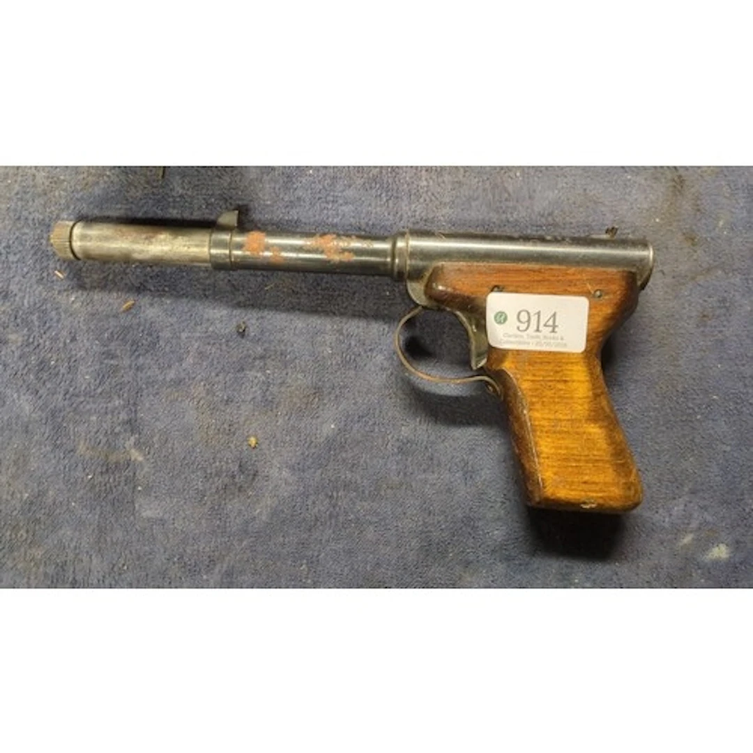 Diana Mod. 2 air pistol with metal barrel and action, wooden...