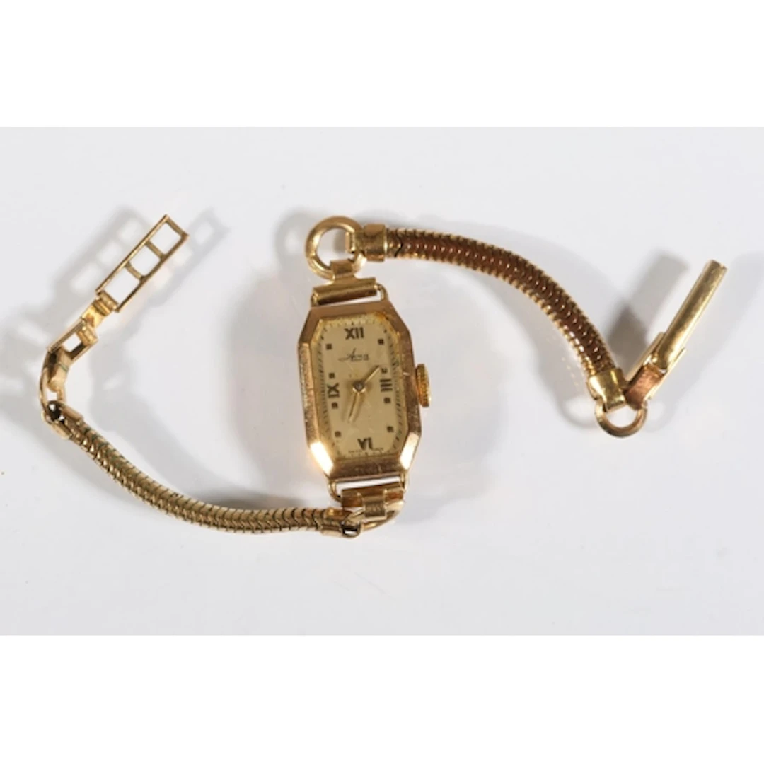 Ladies 9ct gold cased Avia cocktail watch having 15 jewel Sw...