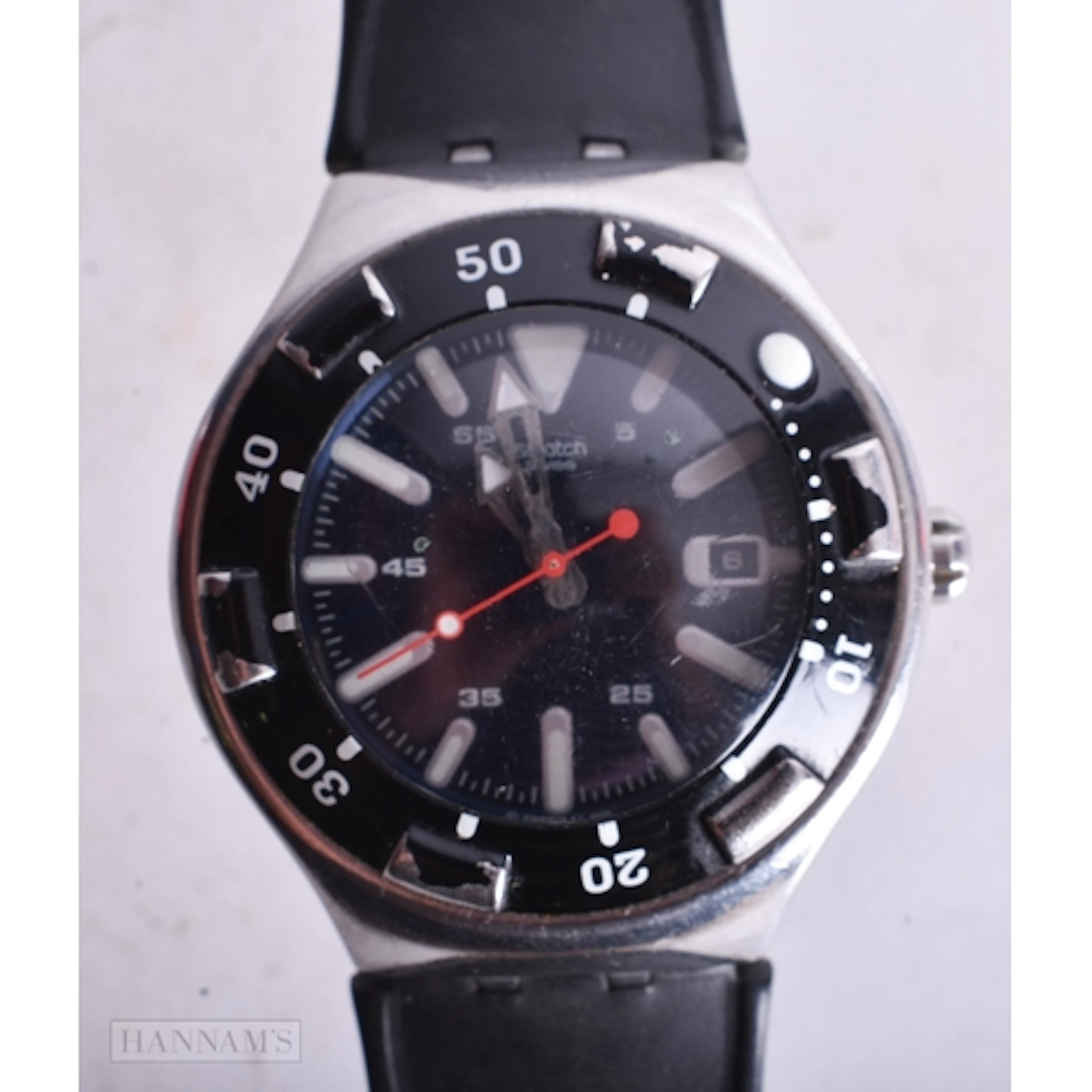 A SWATCH SCUBA DIVER WRIST WATCH. Running. 4 cm wide.