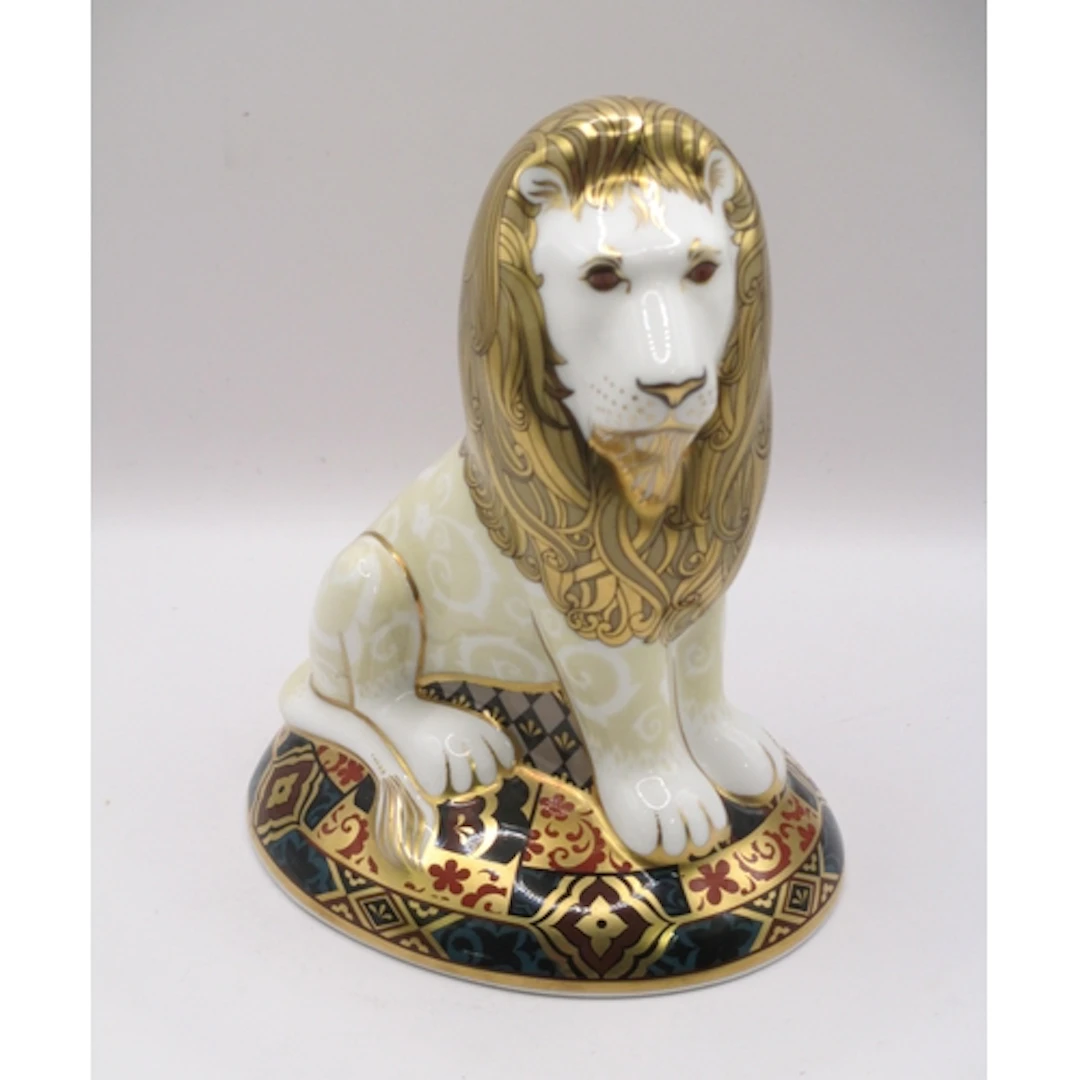 Royal Crown Derby paperweight ' Heraldic Lion ', No. 822 fro...