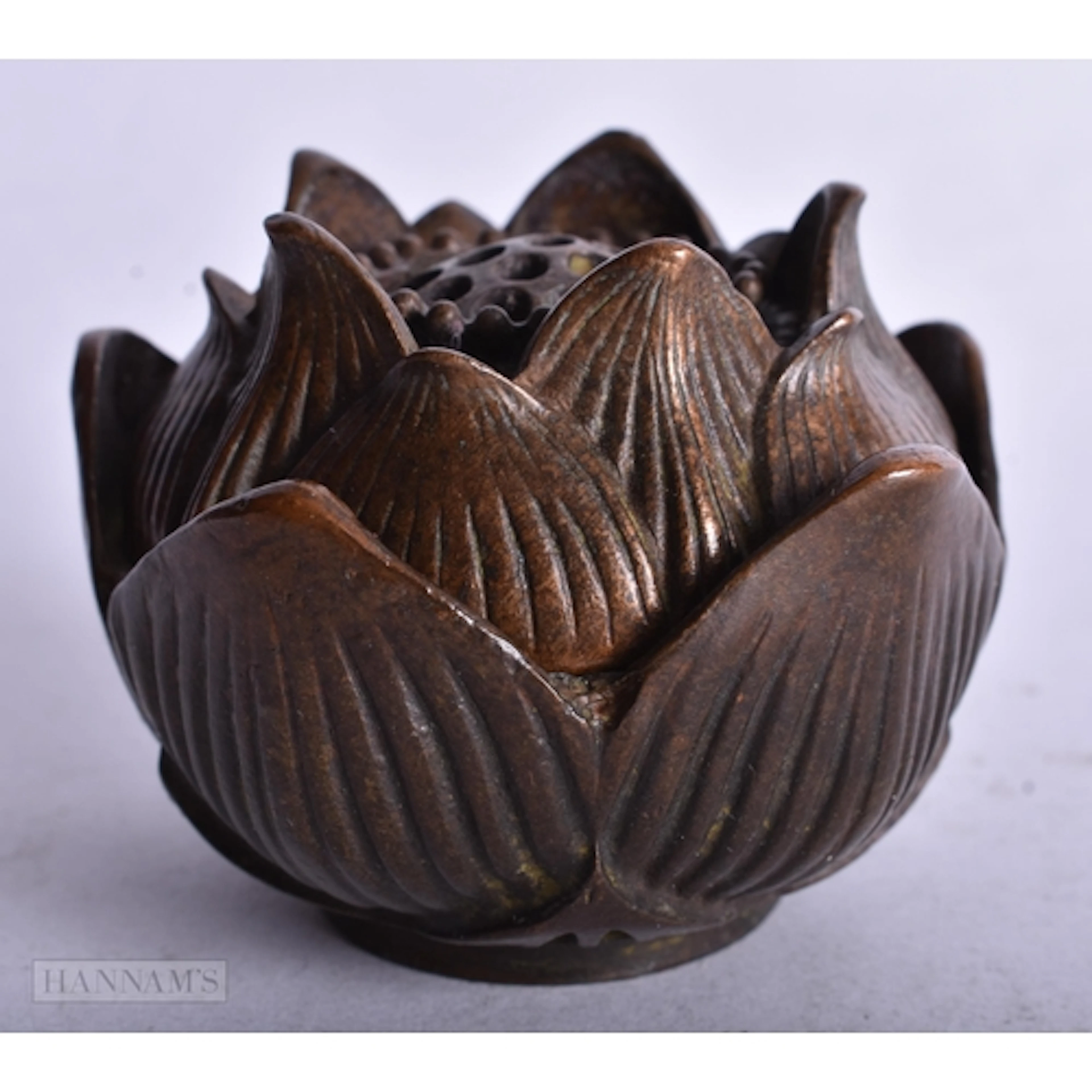 A BRONZE LIDDED CENSER. 5.3 x 6.8 cm
