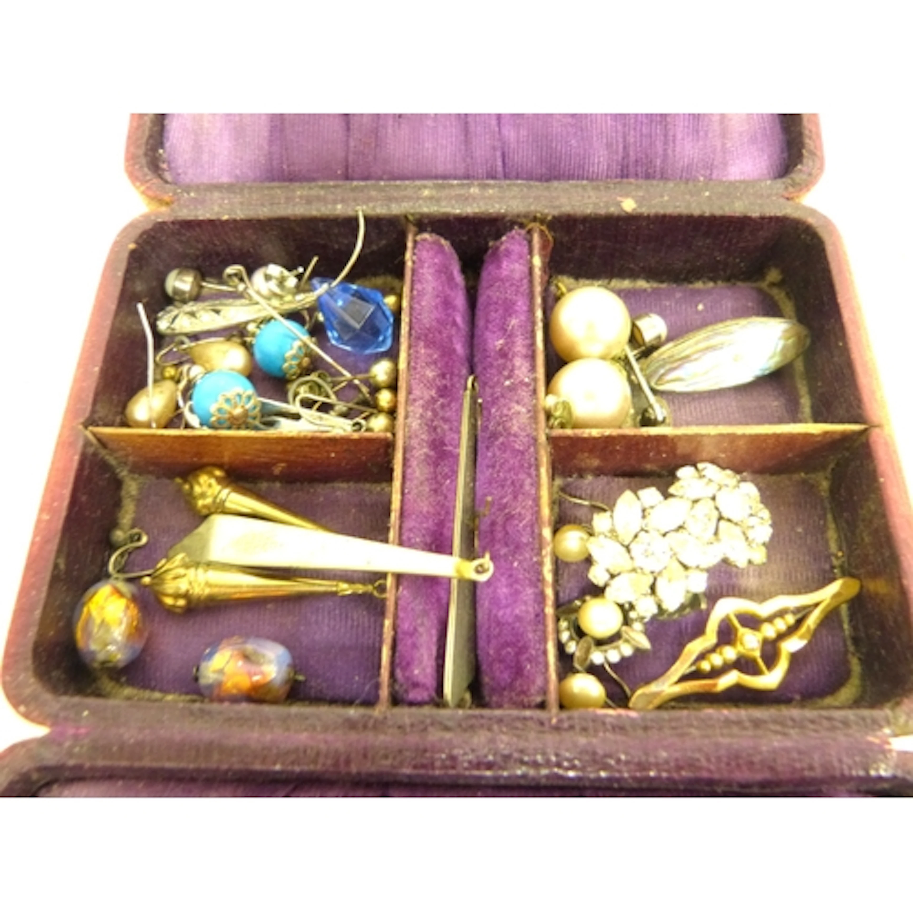 Small box of costume jewellery.