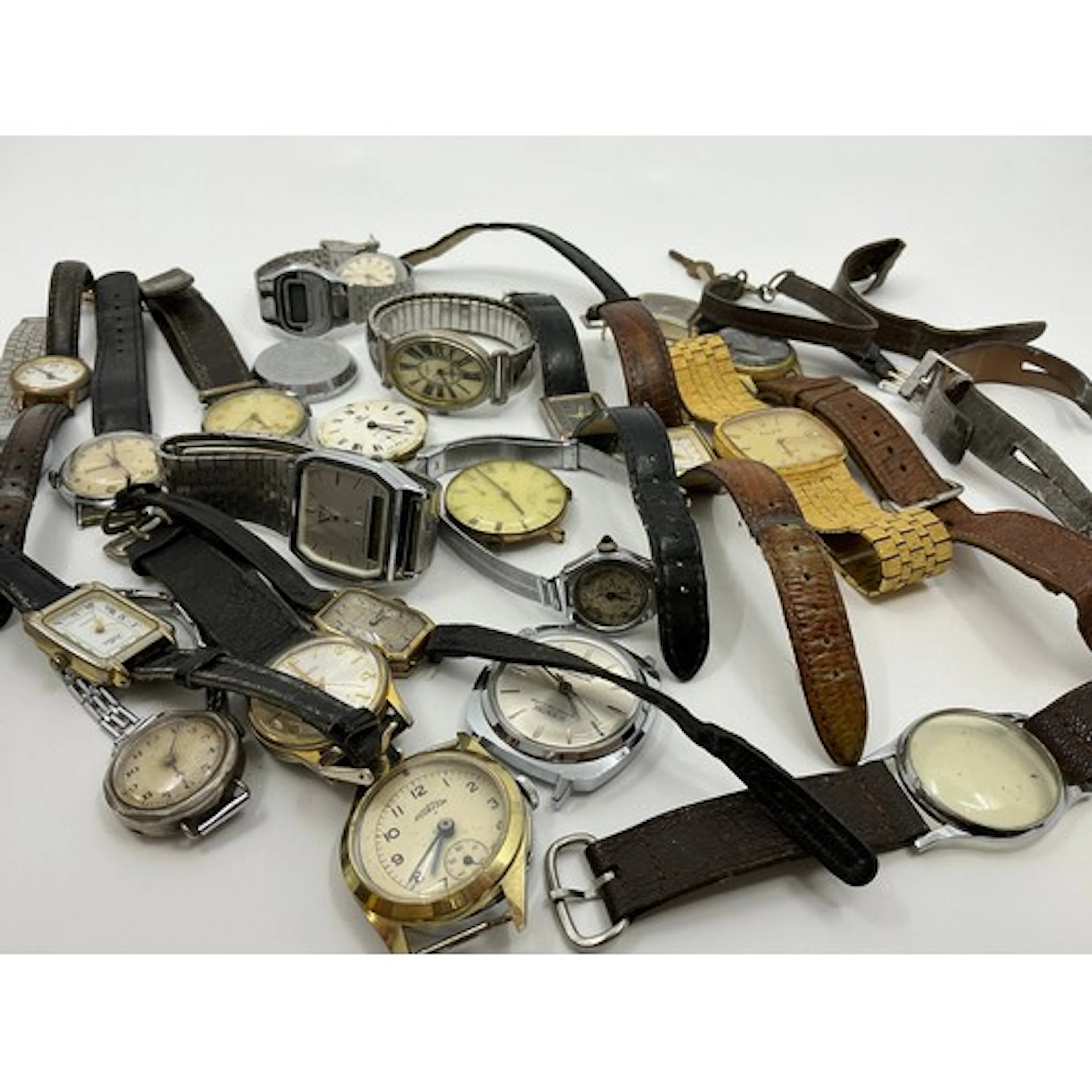 Watches - a collection of vintage and later wristwatches inc...