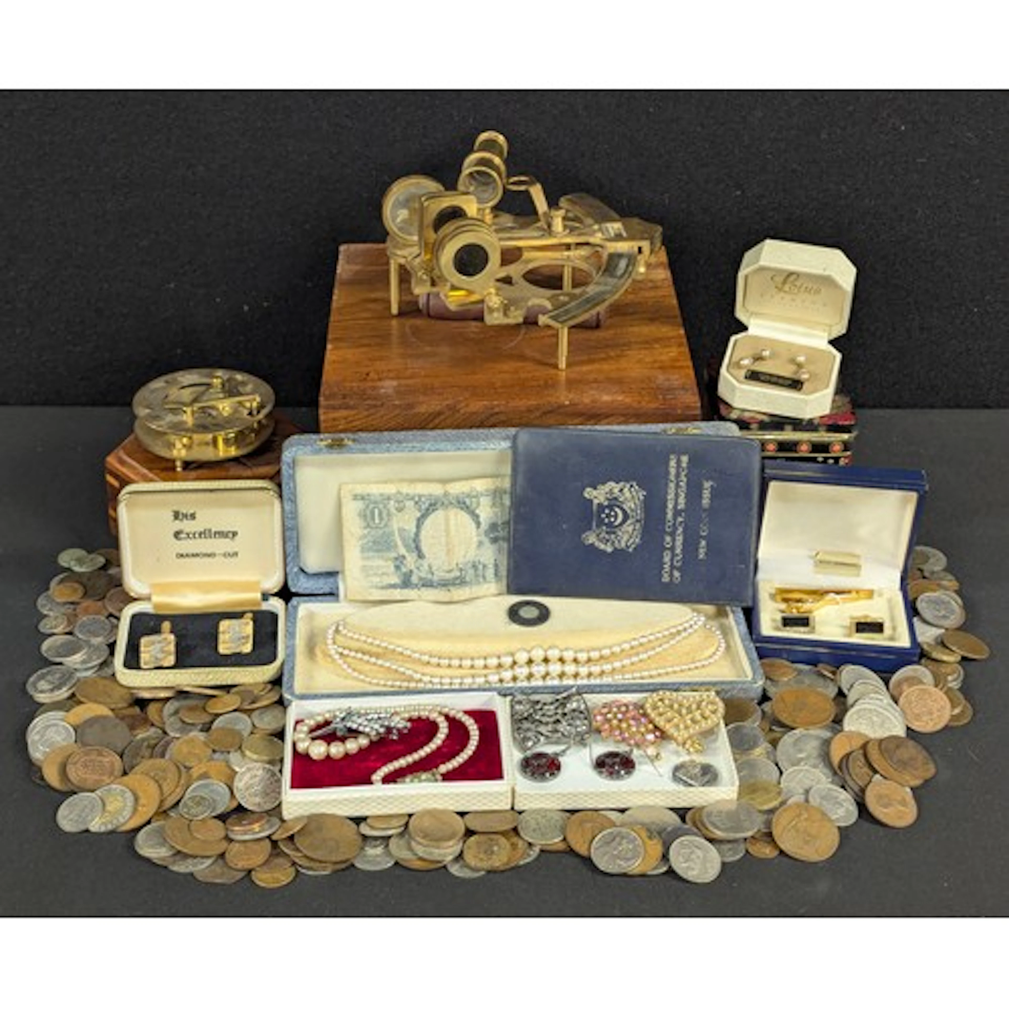 Numismatics & costume jewellery - coins inc America doller 1...