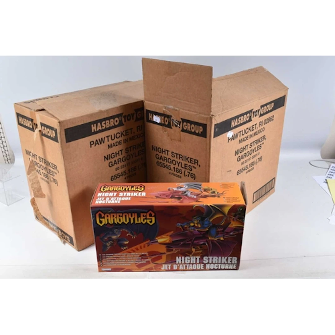 EIGHT BOXED KENNER GARGOYLES NIGHT STRIKER, 65545 186, all a...