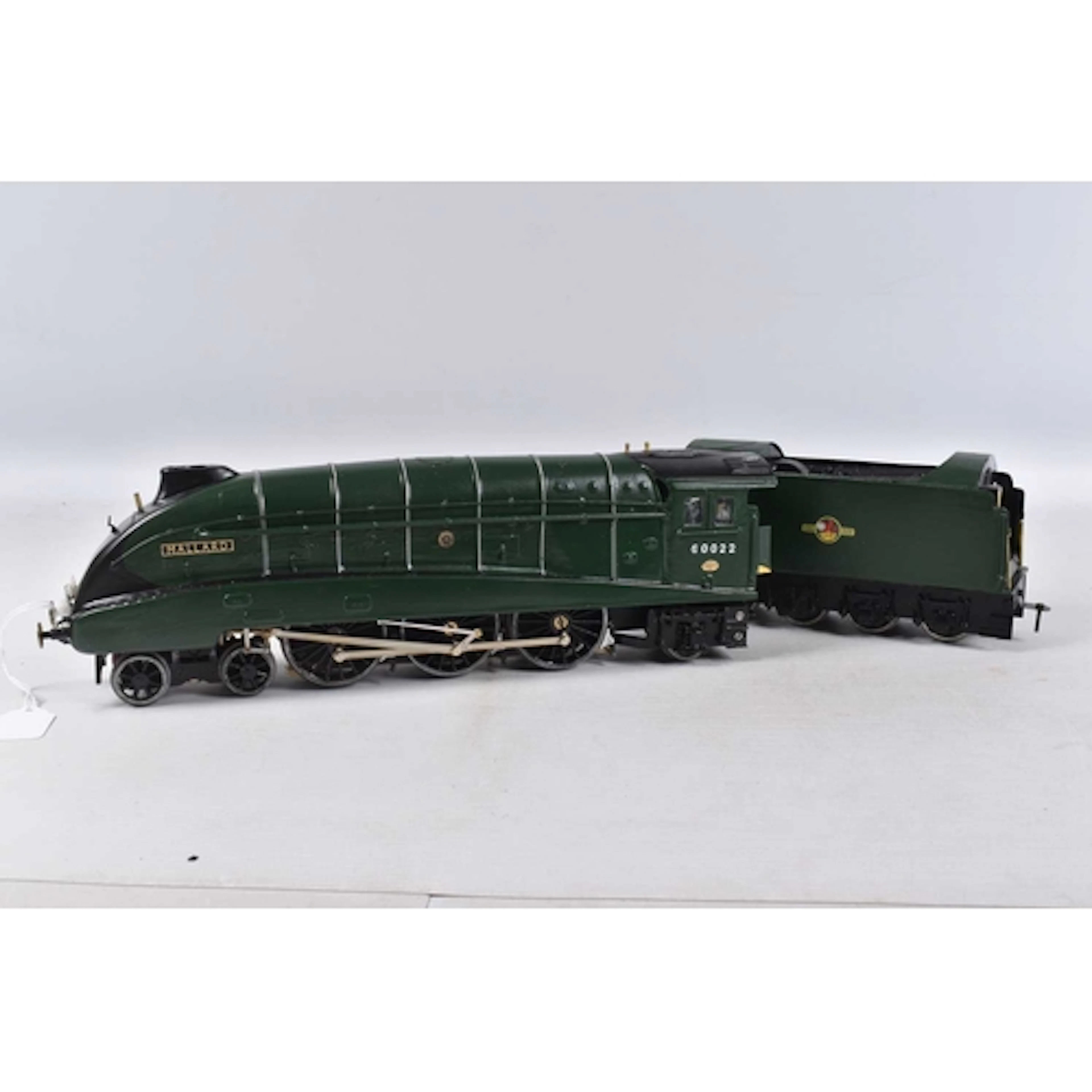 A O GAUGE KIT BUILT A4 CLASS LOCOMOTIVE AND TENDER, 'Mallard...