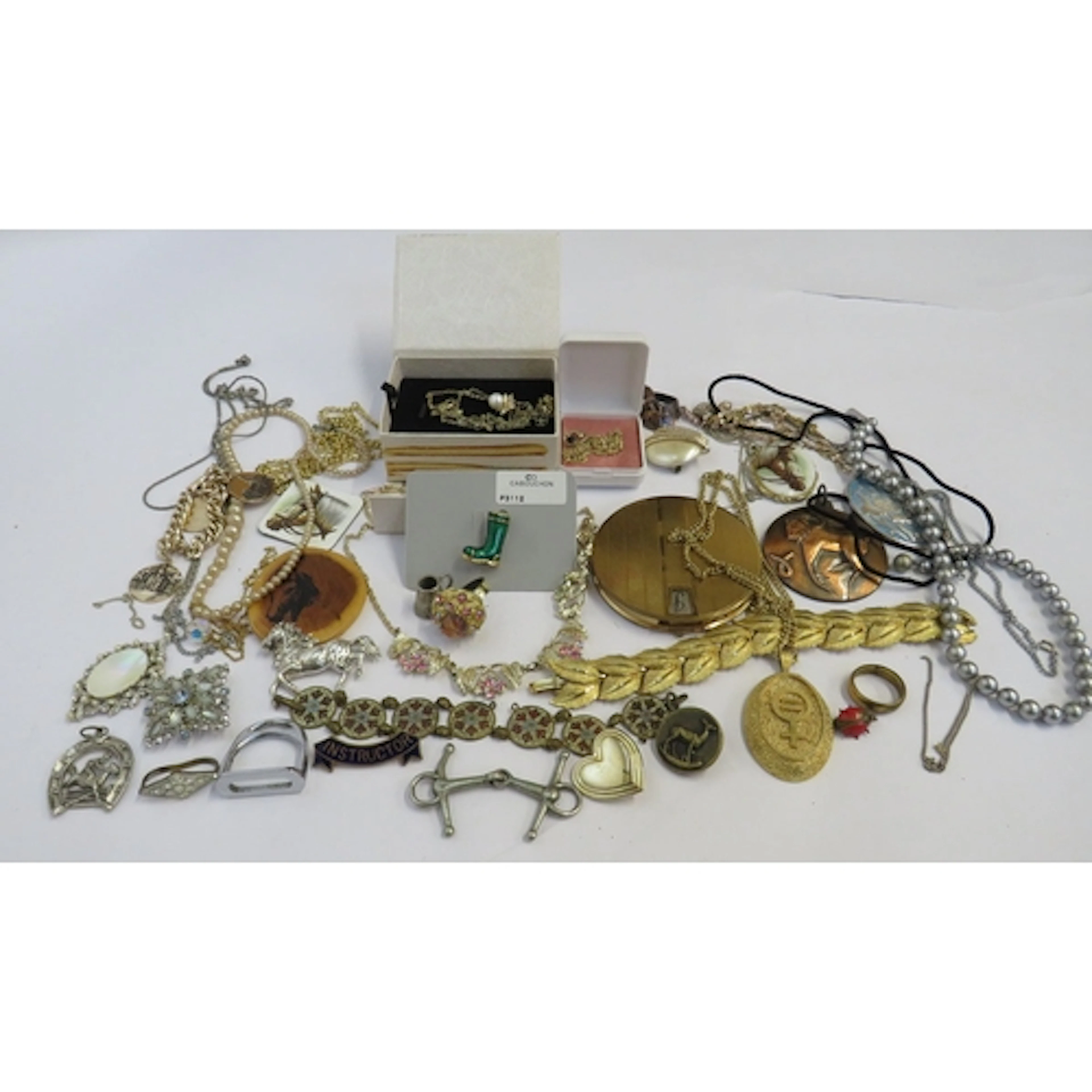 Costume Jewellery mainly vintage incl. Stratton compact with...