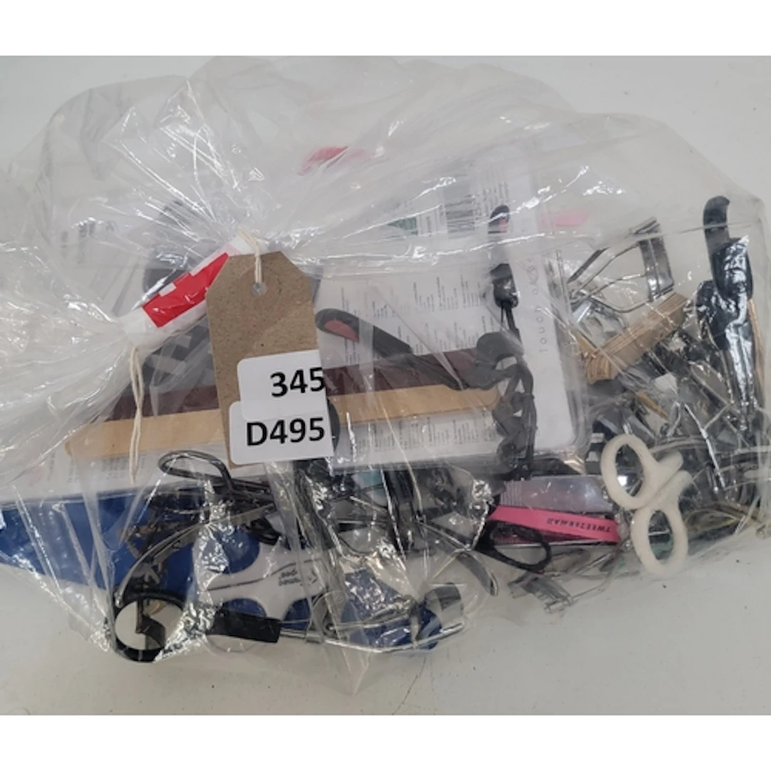 ONE BAG OF MANICURE & PEDICURE