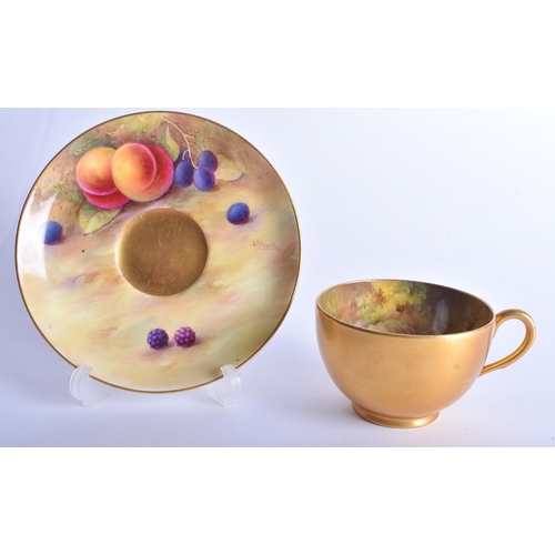 Auction price result for royal worcester painted fruit | Barnebys