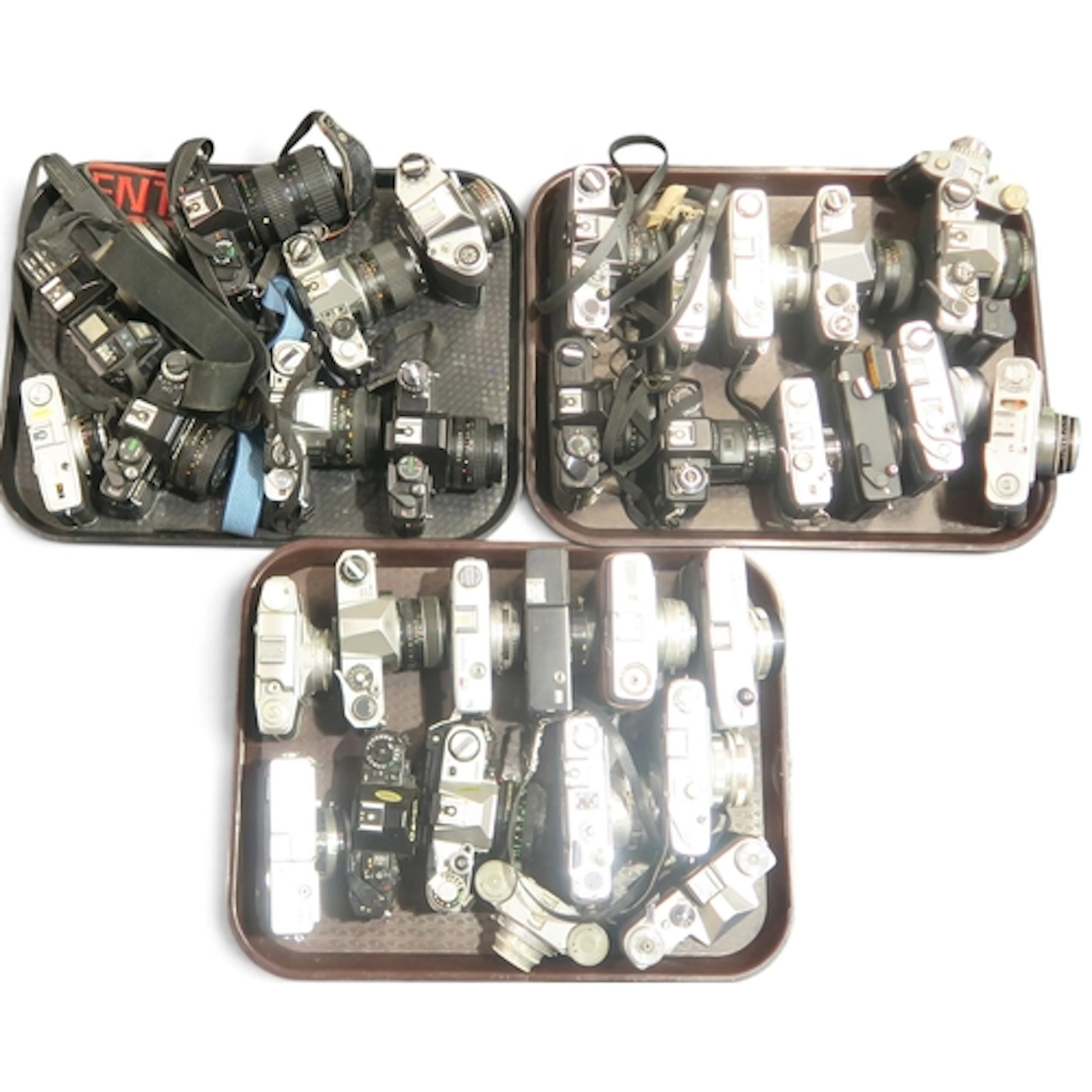 A large quantity of vintage cameras, including Minolta, Pent...
