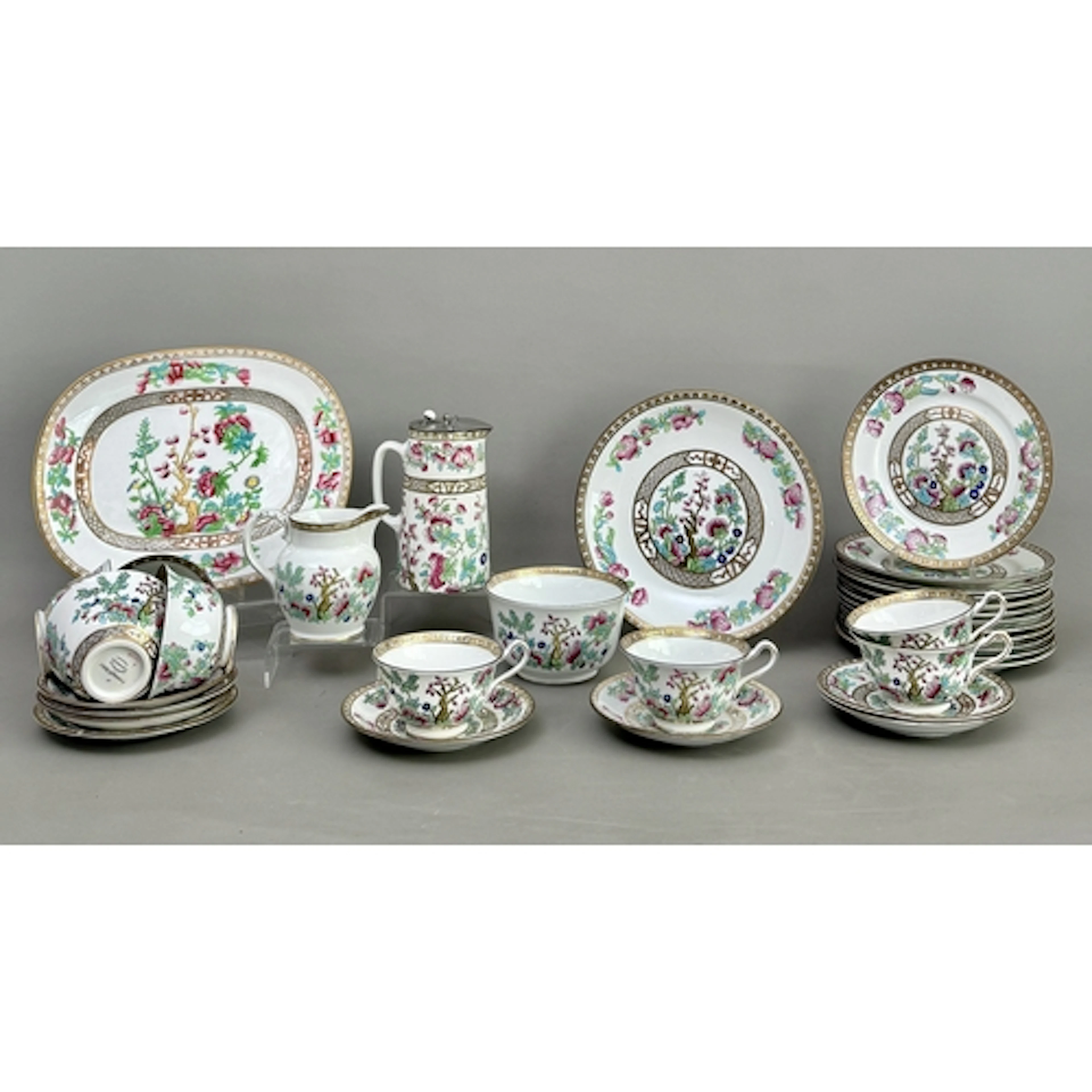 A part-set of Samson Bridgwood and Son 'Indian Tree' pattern...