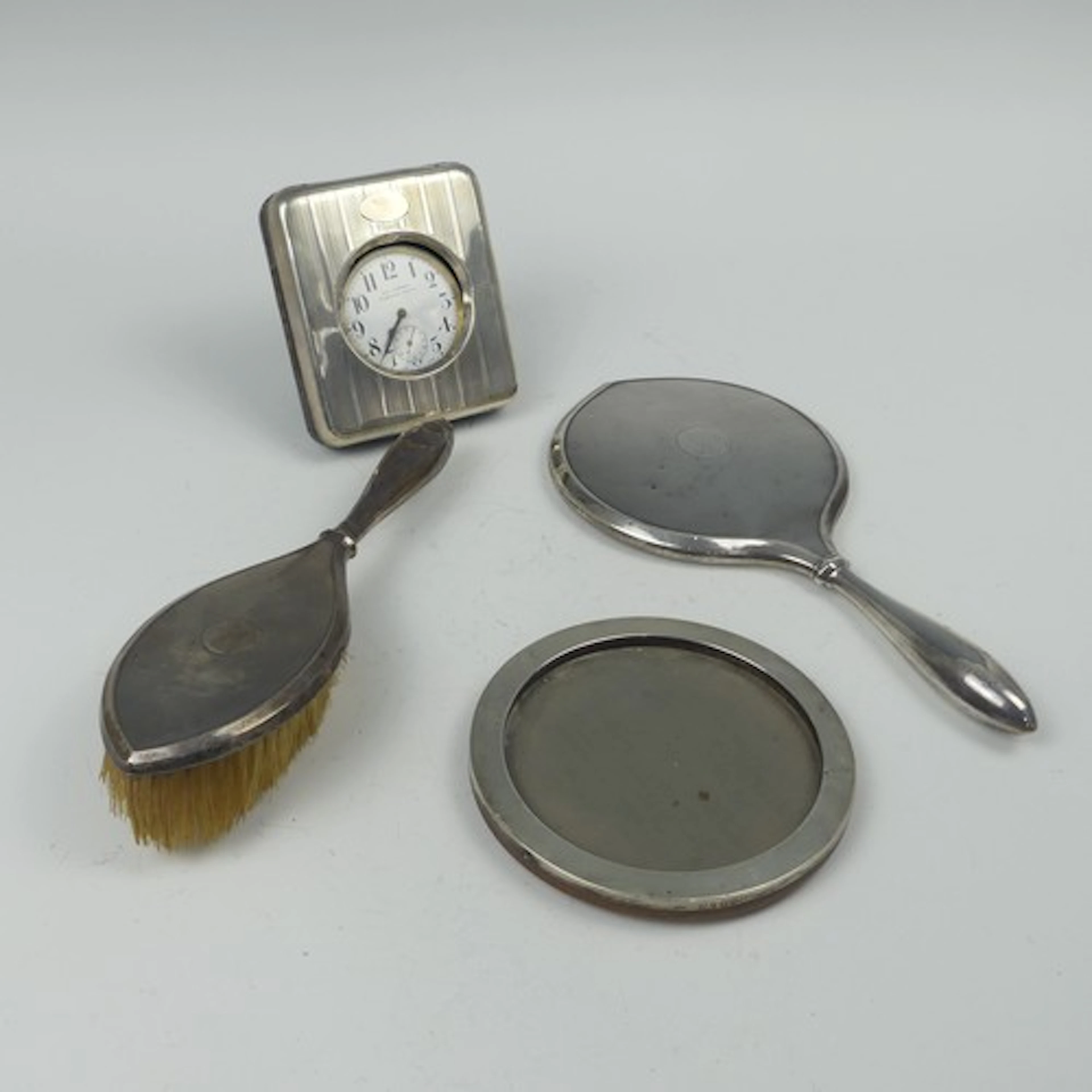 A George V silver mounted Hand Mirror, by Robert Pringle &am...