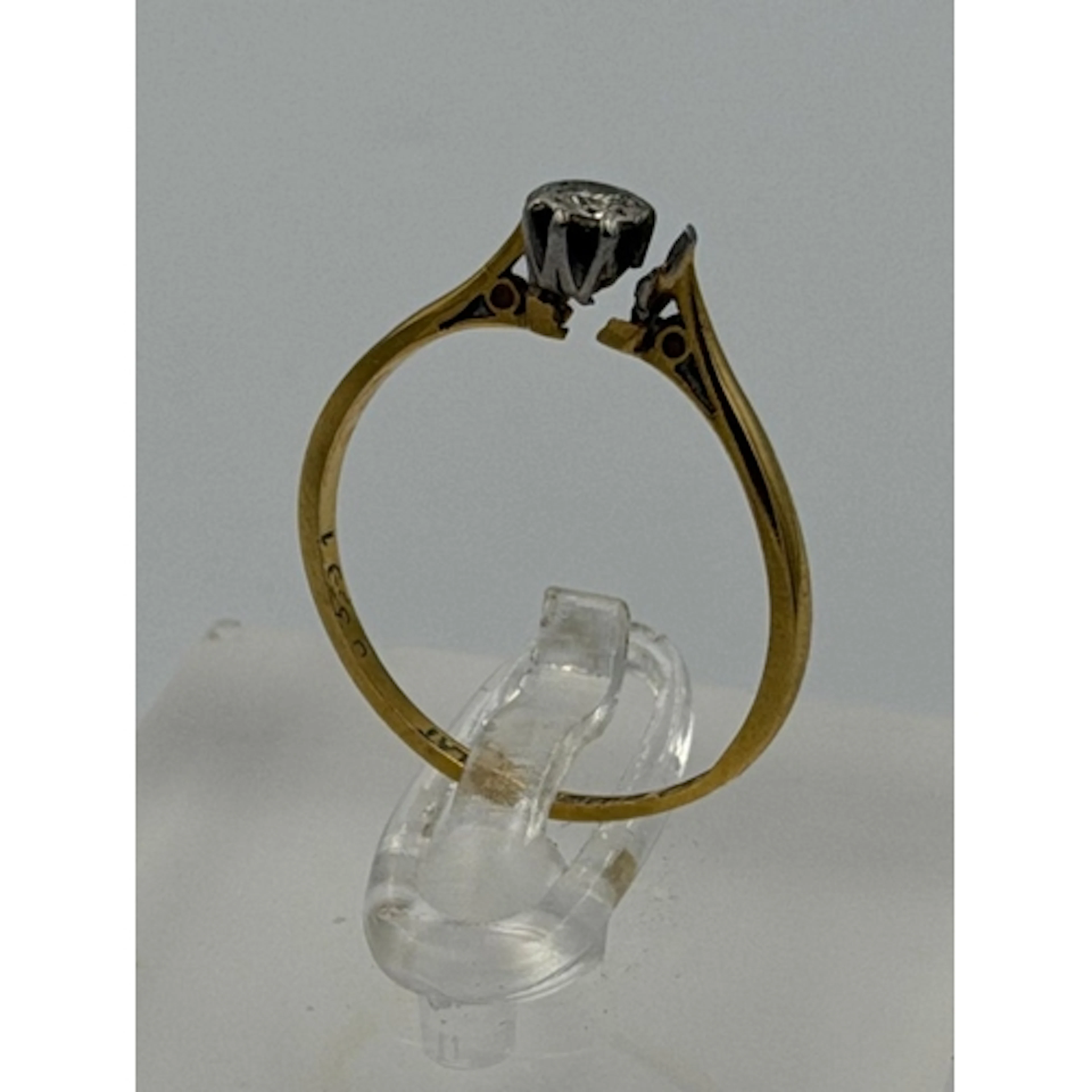 An 18ct gold and platinum AF ring with an approximate weight...