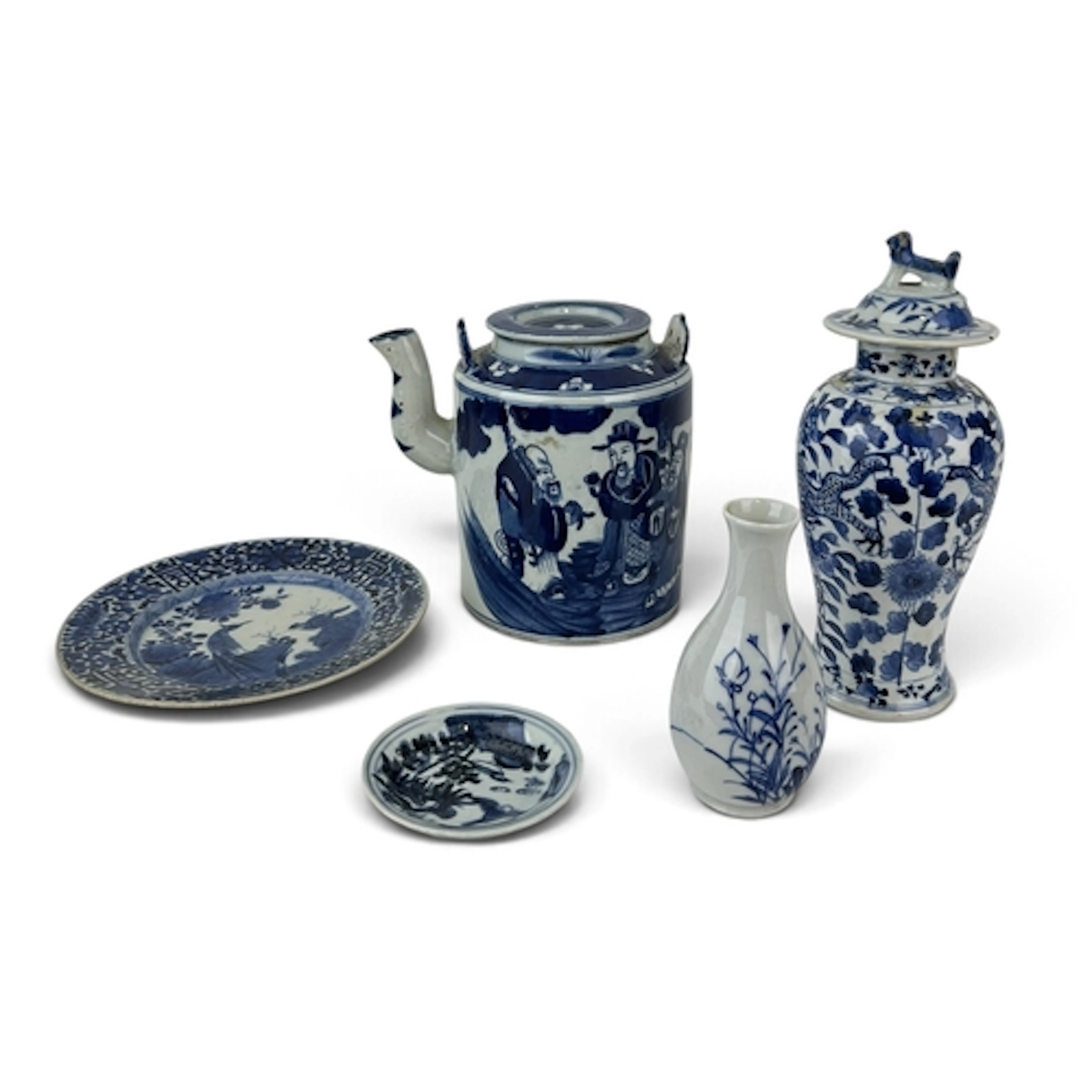 A COLLECTION OF BLUE AND WHITE CHINESE CERAMICS To include v...