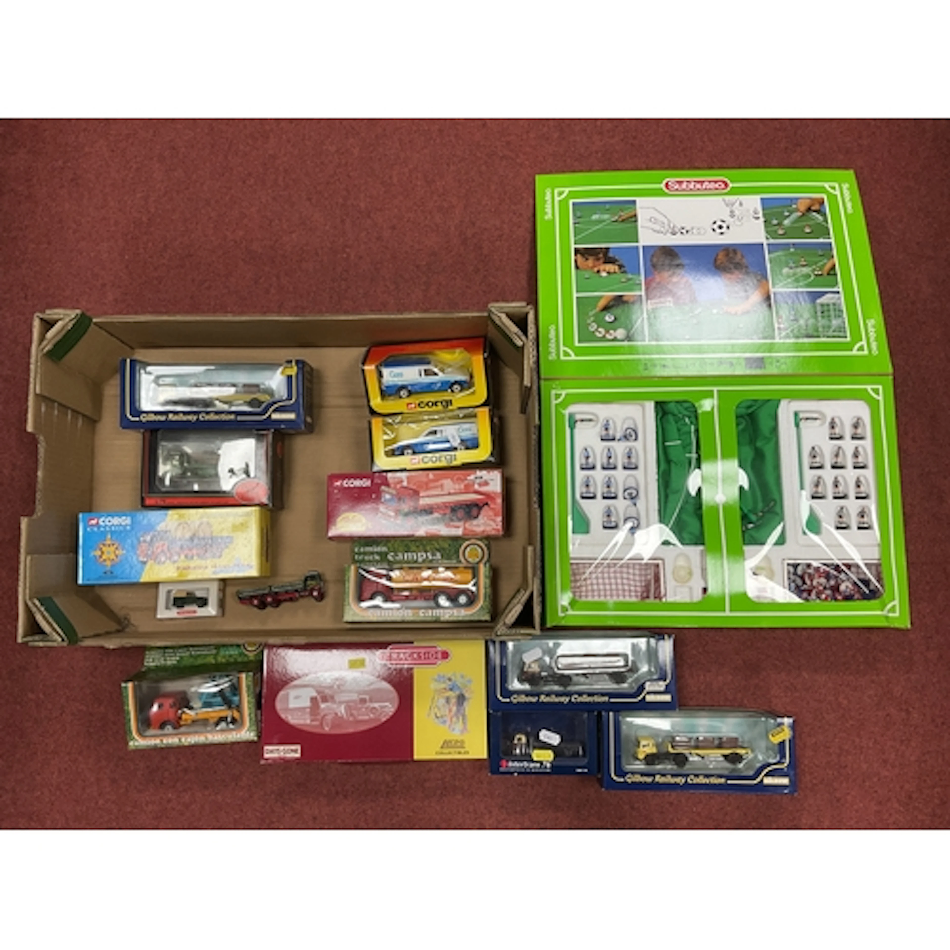 Approximately fifteen diecast model vehicles by Lledo, EFE, ...
