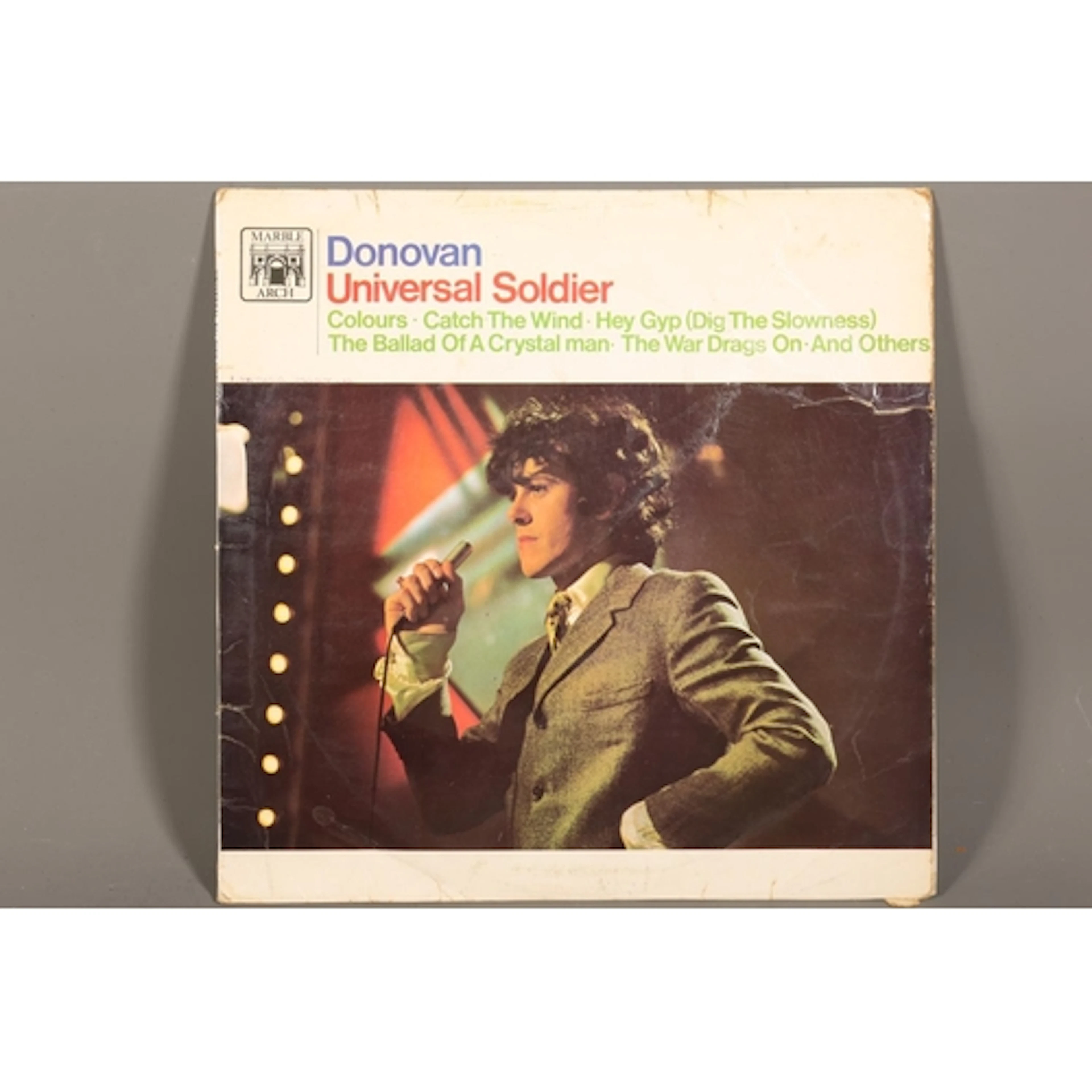 Box containing mixed vinyl records to include Neil Diamond, ...