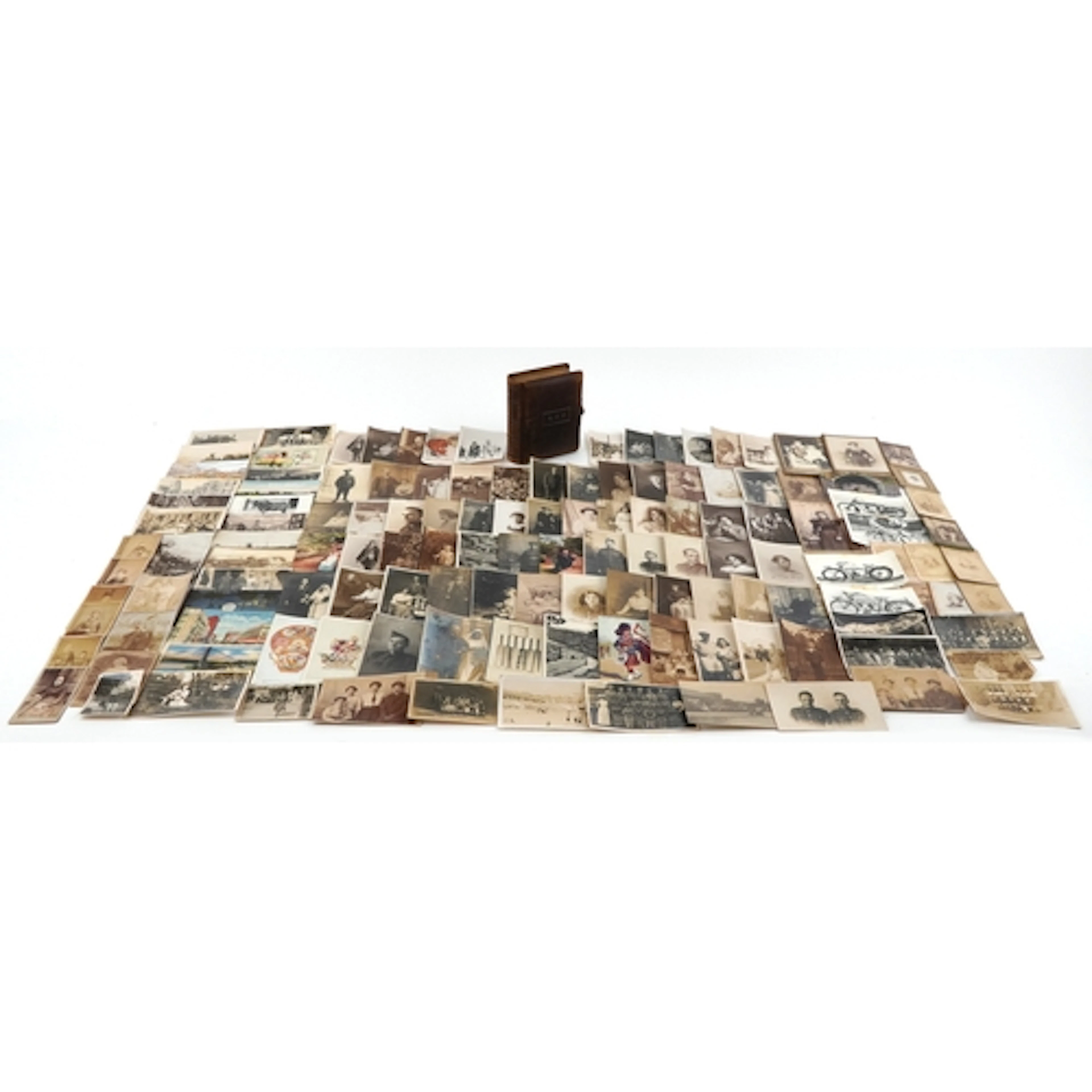 Victorian cabinet card album with a selection of 1920s photo...