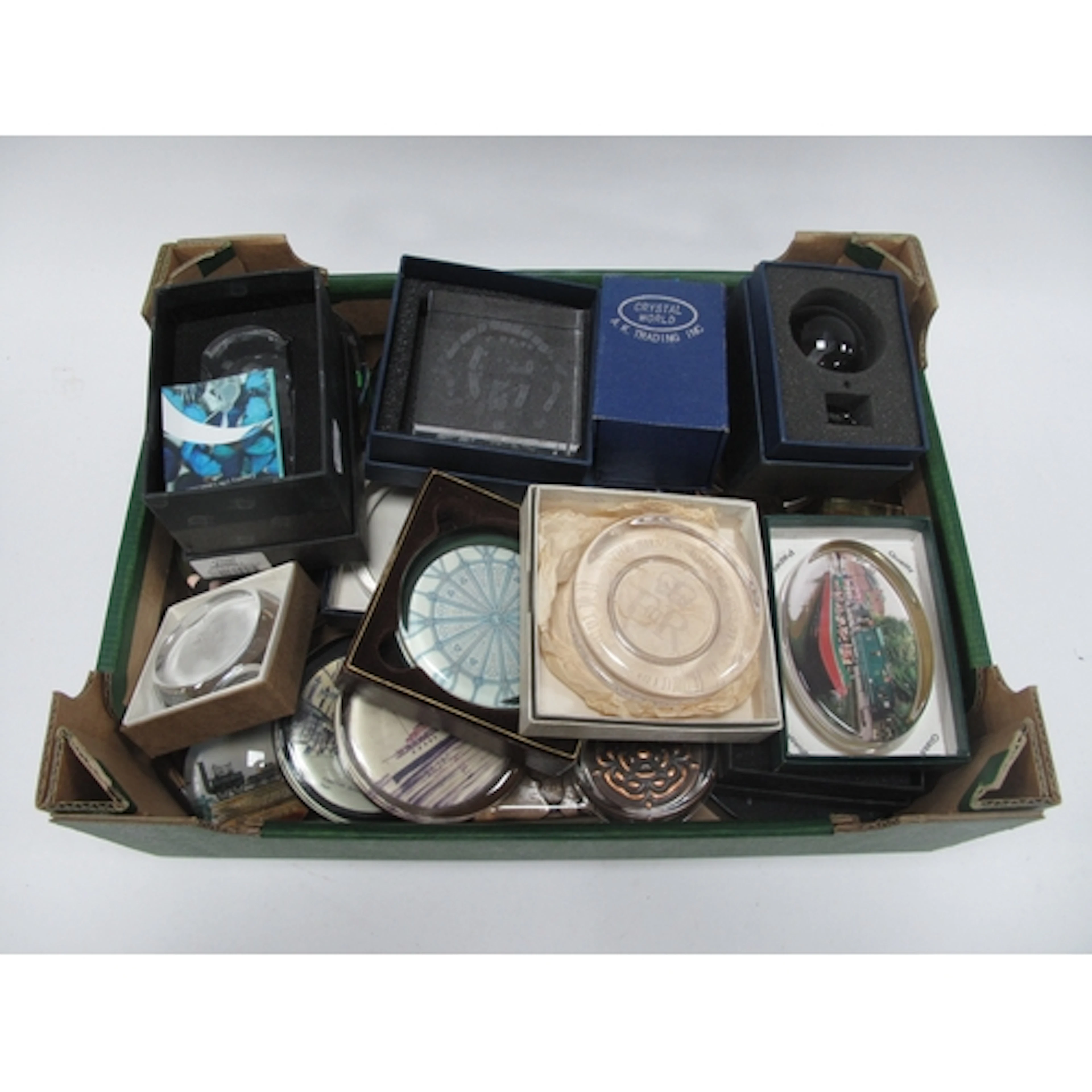 Large collection of glass paperweights, many boxed, includin...