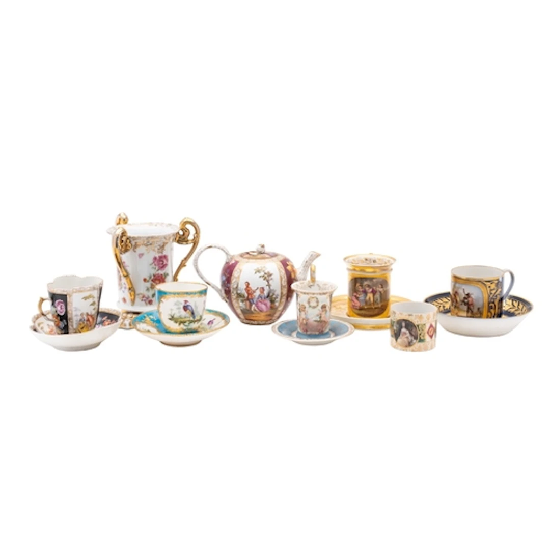 A mixed lot of Continental porcelain, early 19th century and...