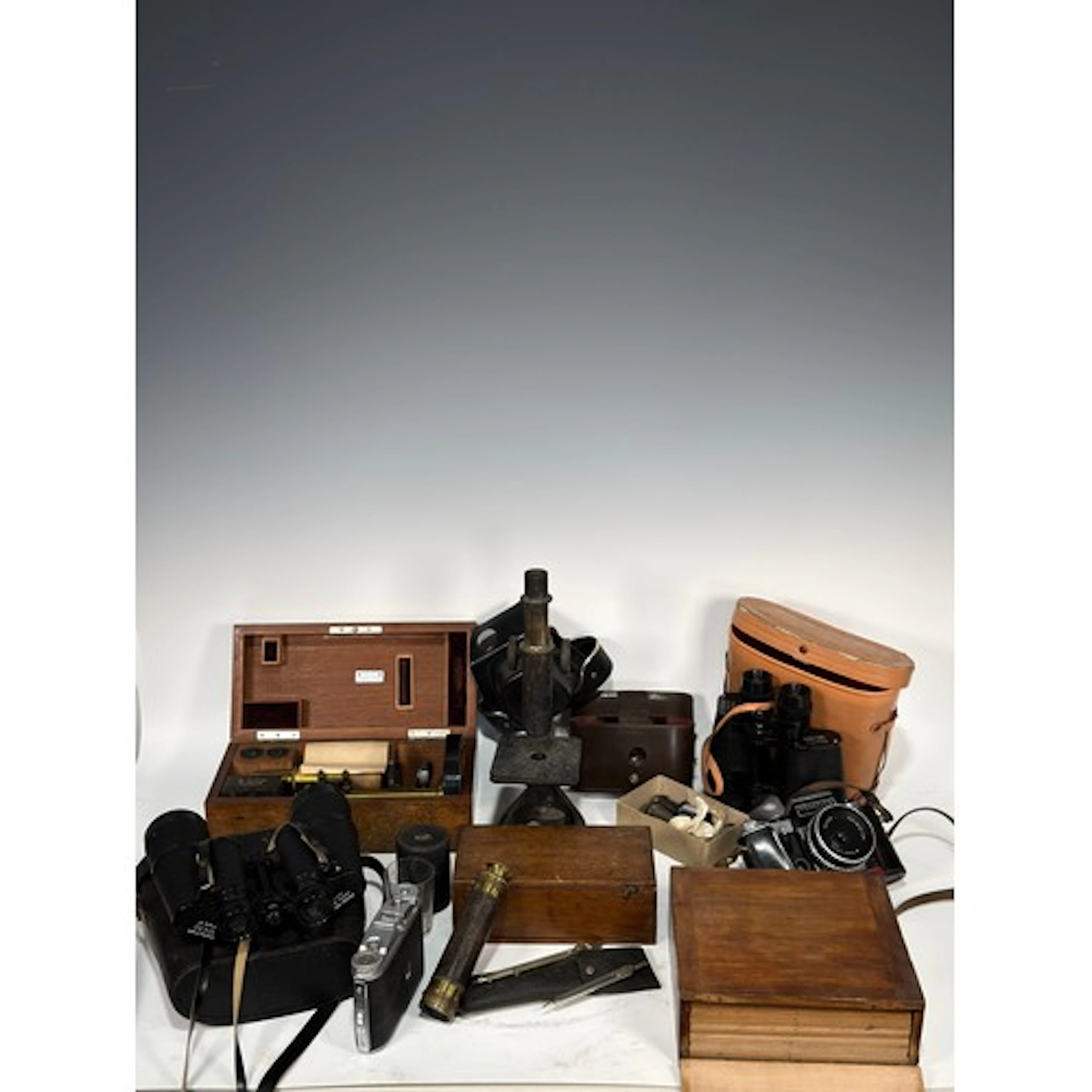 An early 20th century E. Leitz Wetzlar brass cased Microscop...
