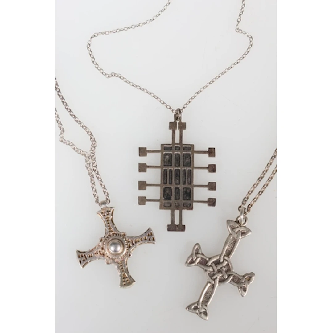 Scottish silver cross pendant by Robert Allison & S...