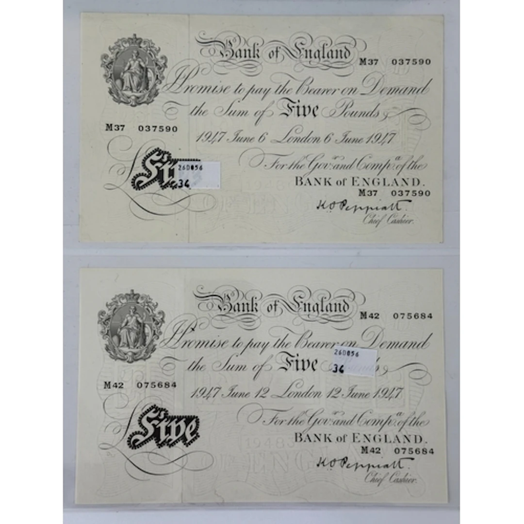 Banknotes: K O Peppiatt, £5 notes (2), Fourth Period, serial...