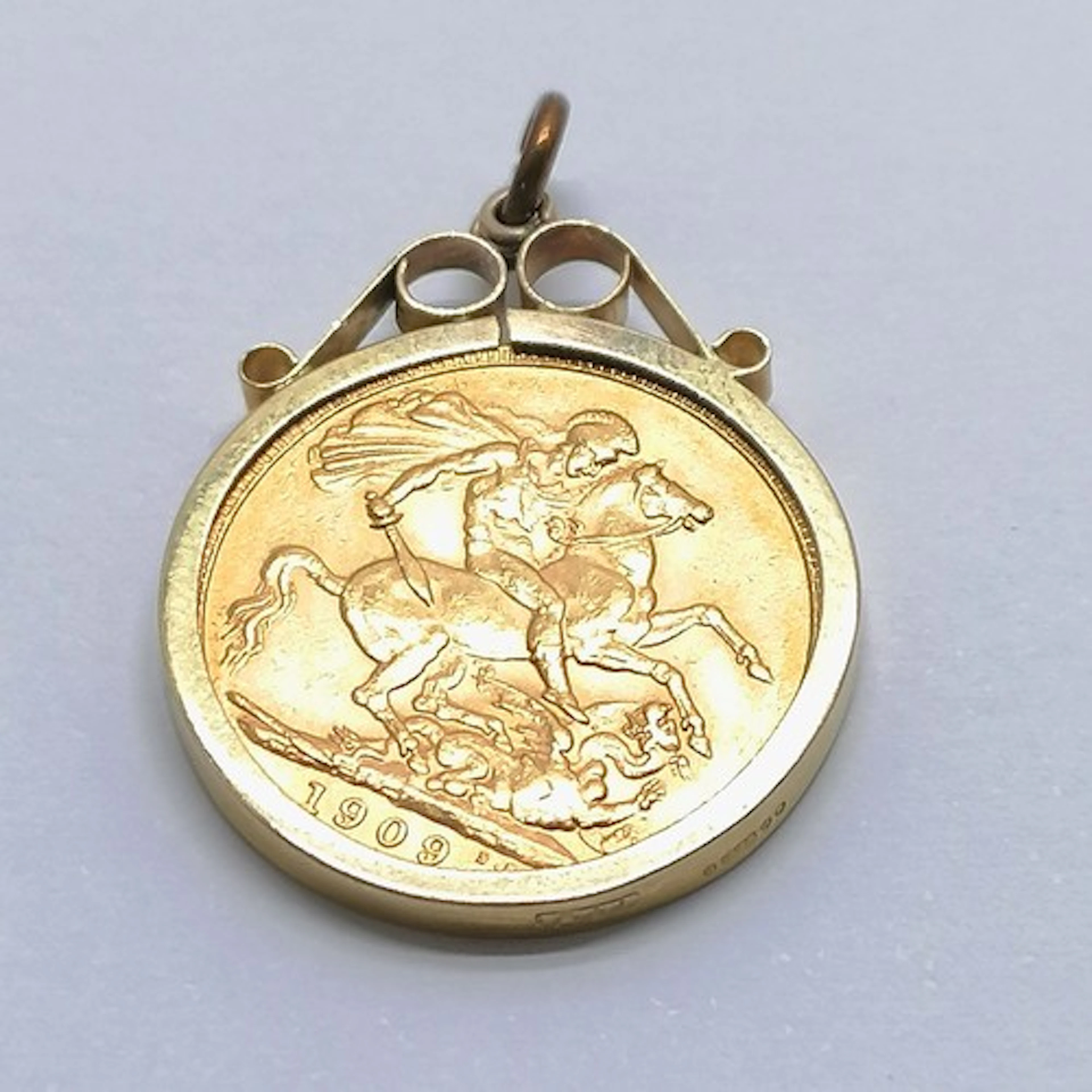 1909 Edward VII full sovereign coin in 9ct hallmarked gold p...