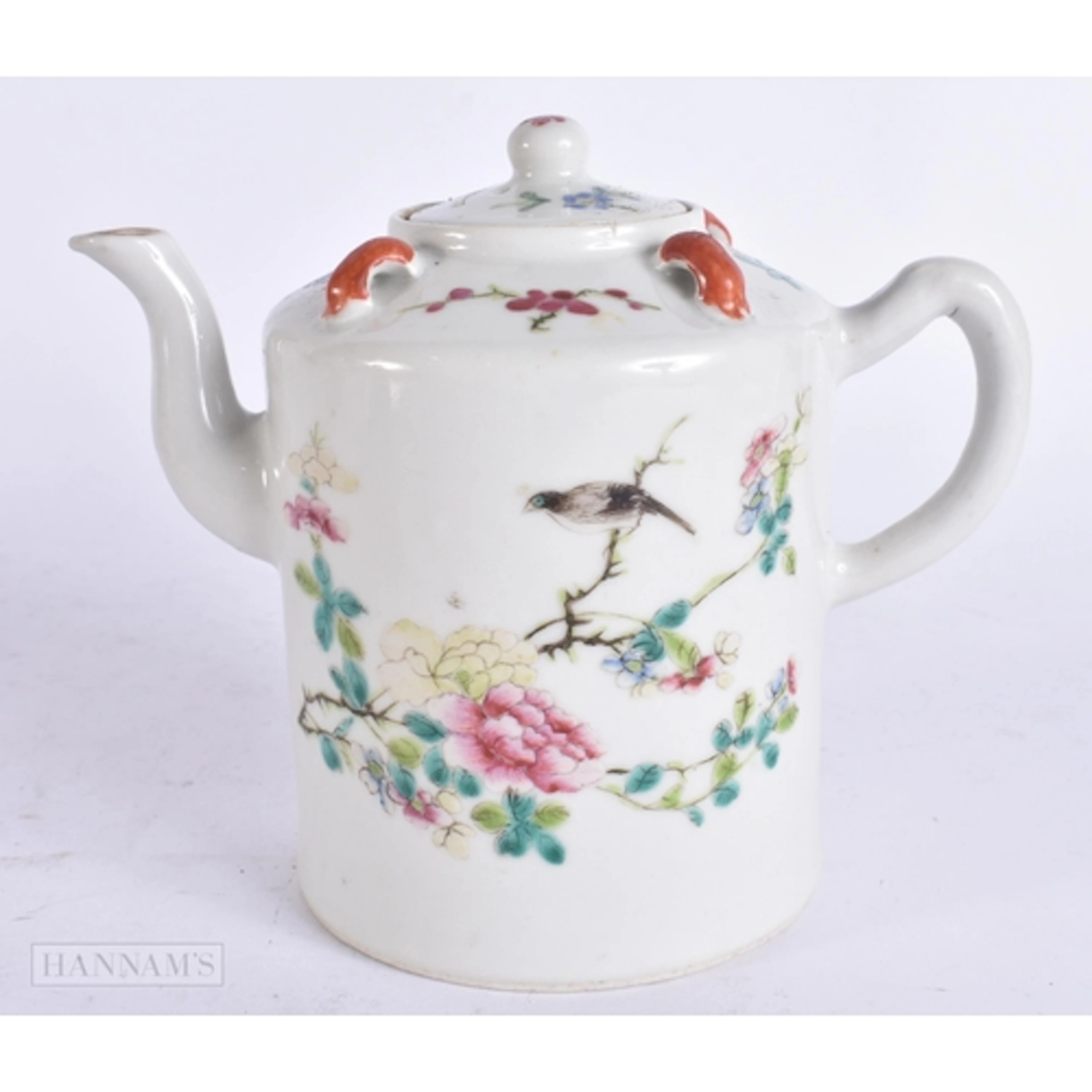 AN EARLY 20TH CENTURY CHINESE FAMILLE ROSE PORCELAIN TEAPOT ...