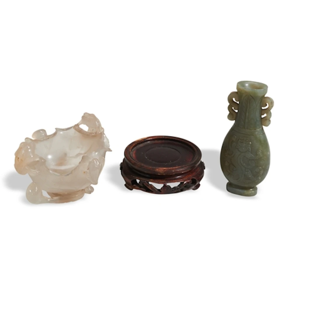 A SPINACH JADE MINIATURE 'DRAGON' VASE QING DYNASTY, 18TH / ...