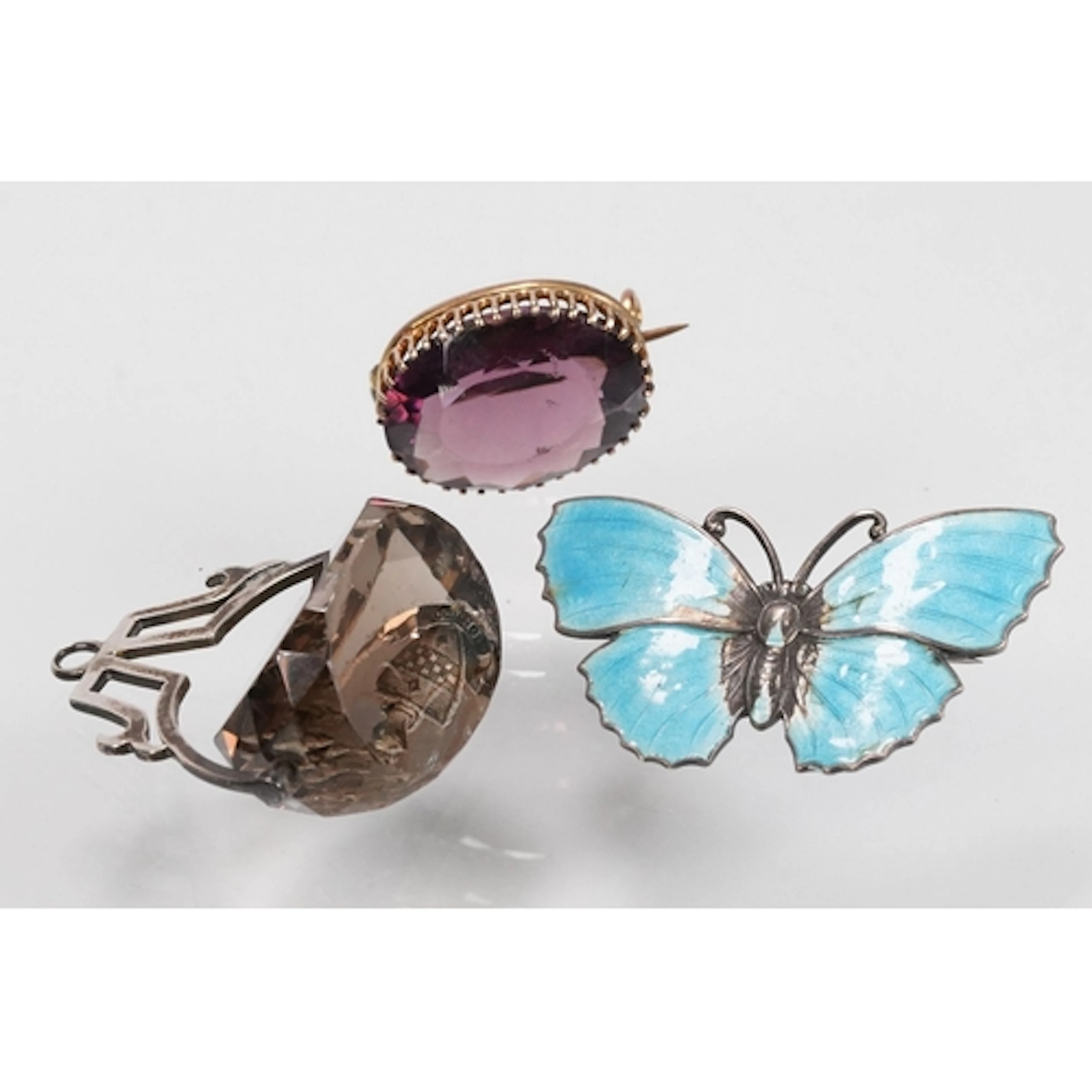 Group of jewellery to include a smokey quartz swivel fob wit...