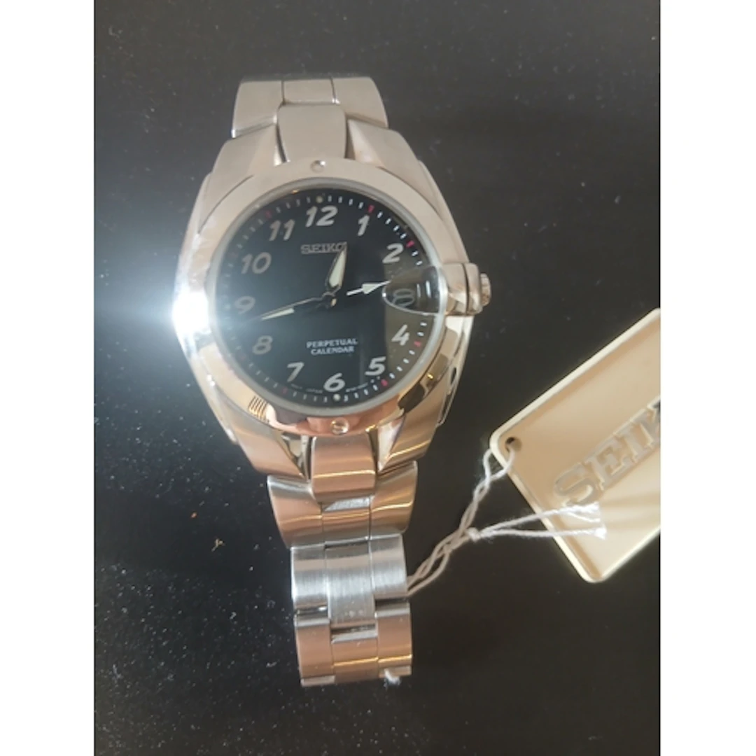 Seiko Mid-Size Unisex Wristwatch Perpetual Calendar Model Cl...