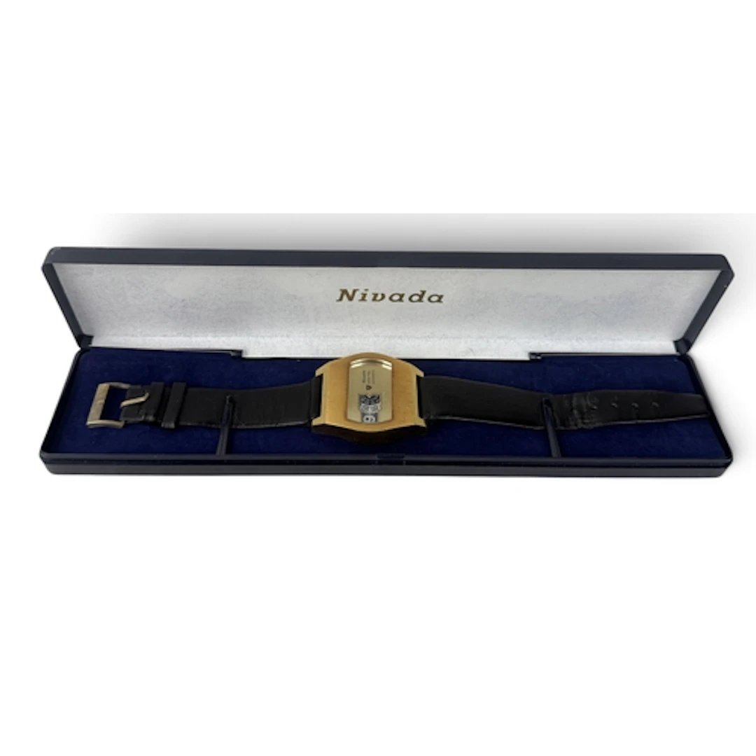 NIVADA DIGITAL AUTOMATIC WRIST WATCH, IN BRUSHED GILT METAL ...