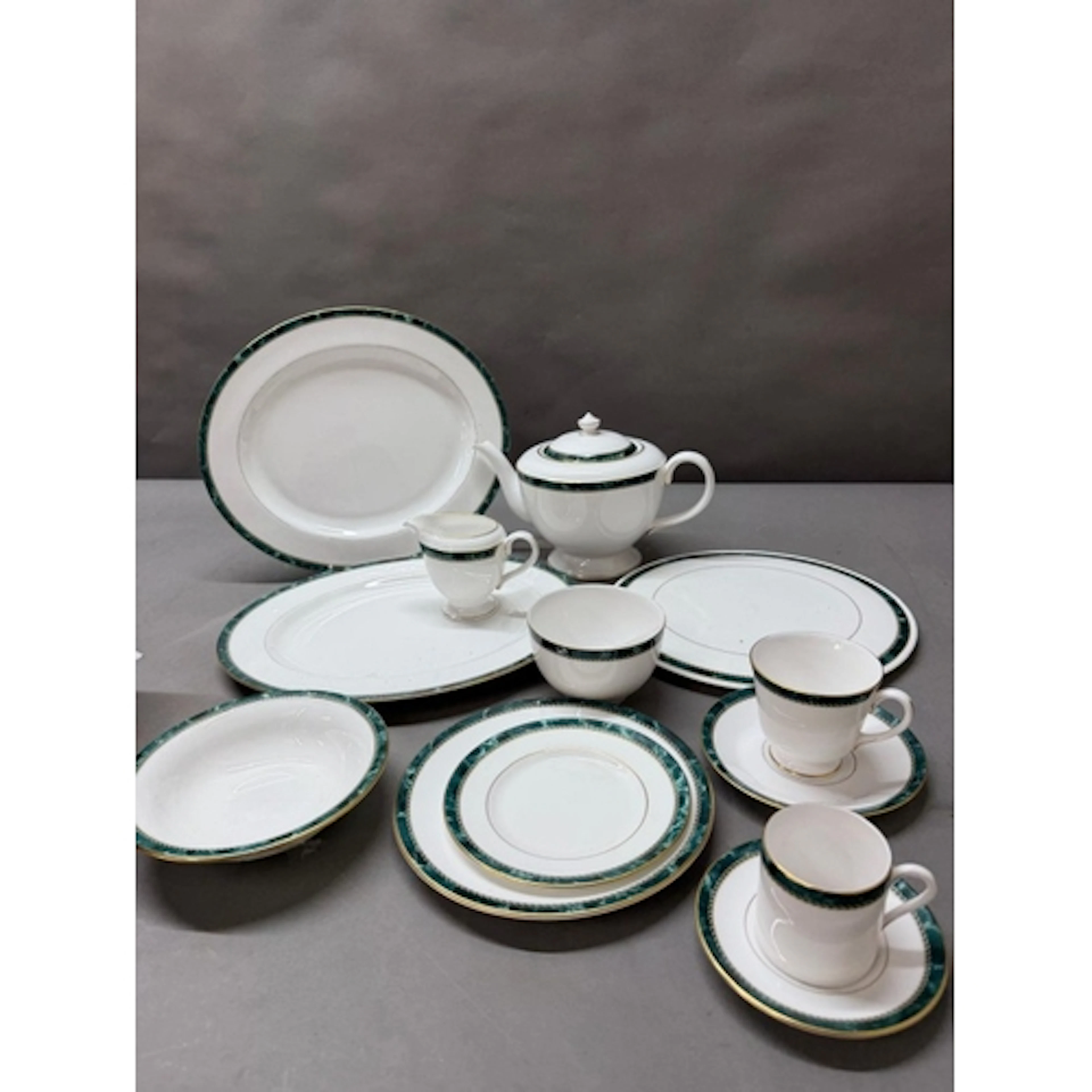 A large Royal Worcester dinner service "Medici" pattern 262 ...