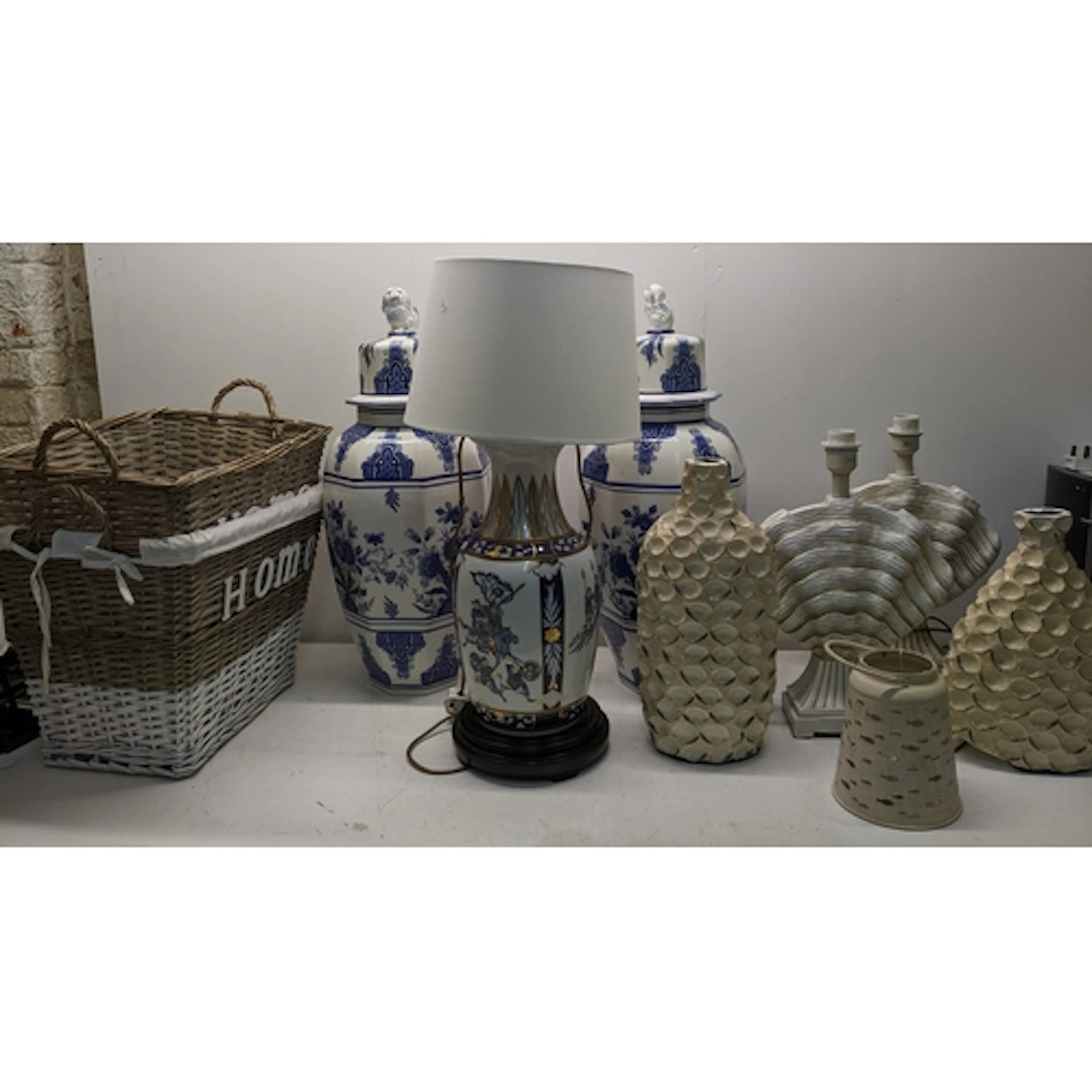 A mixed lot to include a pair of porcelain Delft style vases...