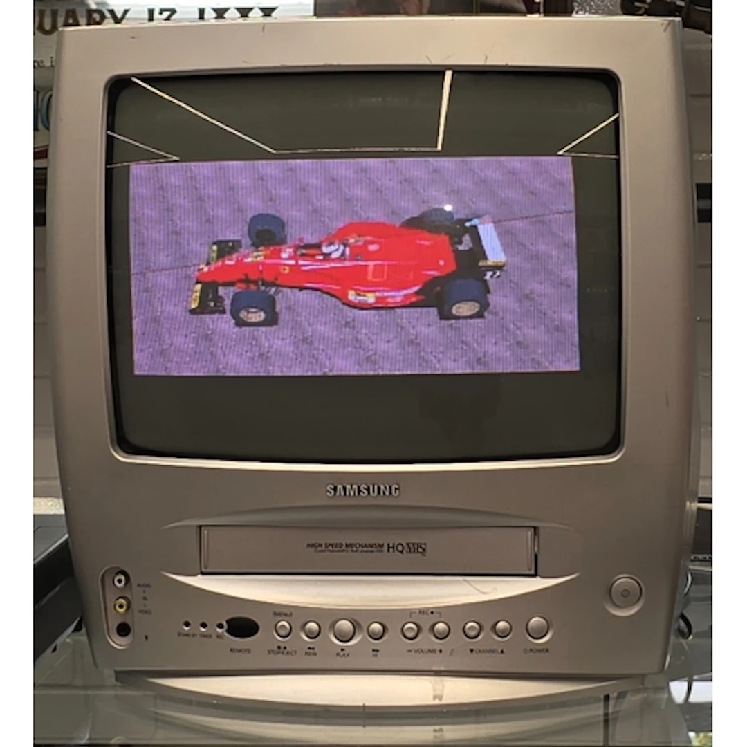 A vintage Samsung 14" CRT Television ideal for retro gaming....