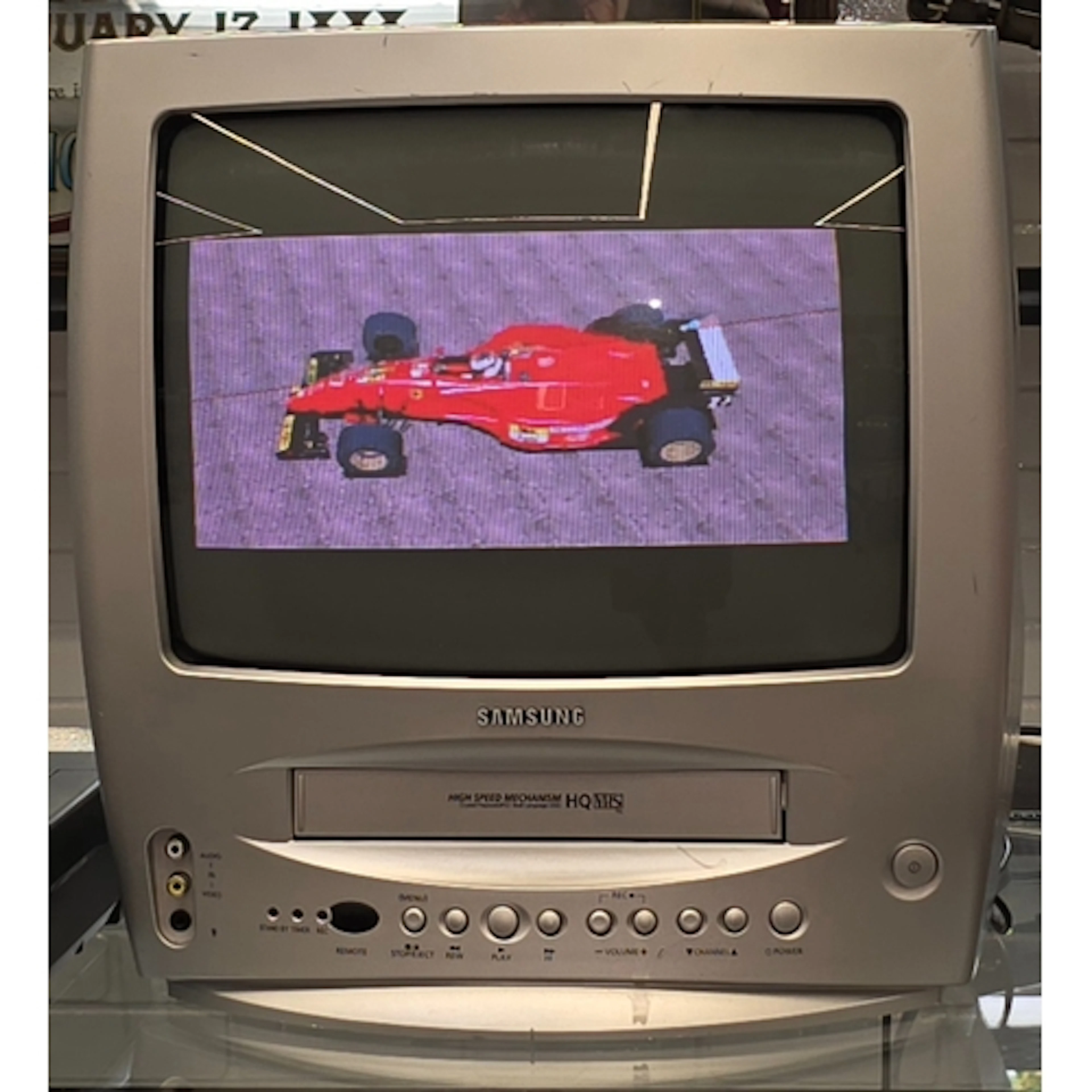 A vintage Samsung 14" CRT Television ideal for retro gaming....