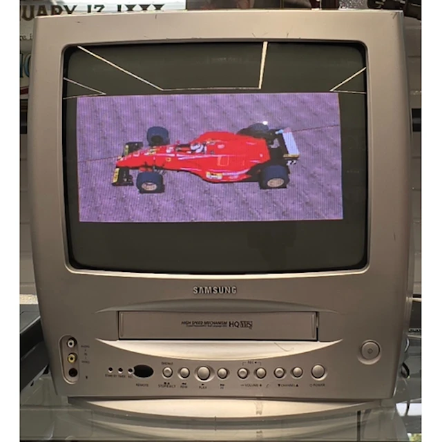 A vintage Samsung 14" CRT Television ideal for retro gaming....