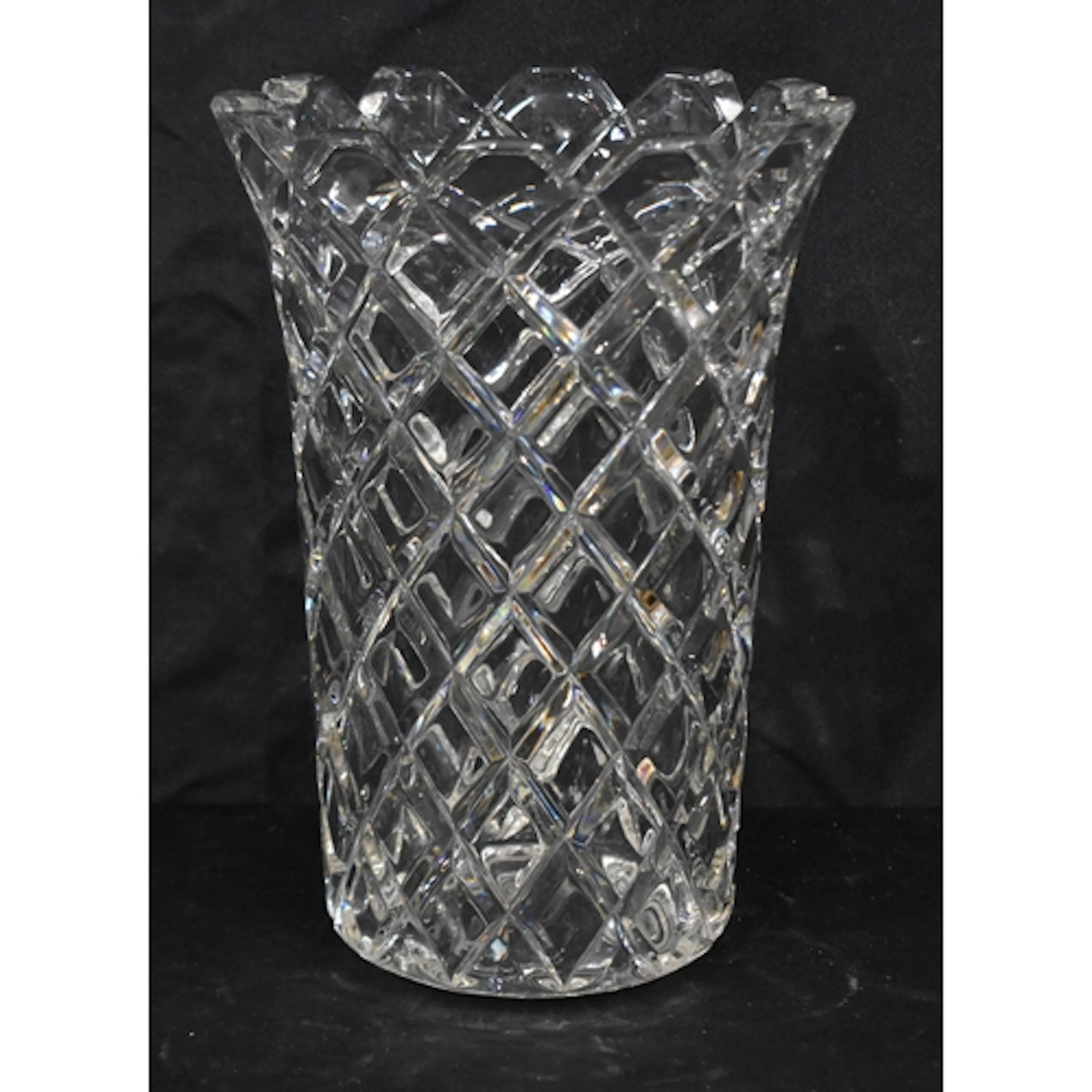 A Biedermeier cut glass vase 28 x 20cm