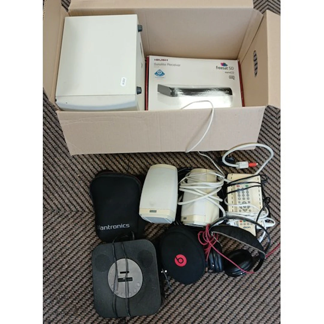 Altex speaker, Satellite receiver, Beats headphones etc.