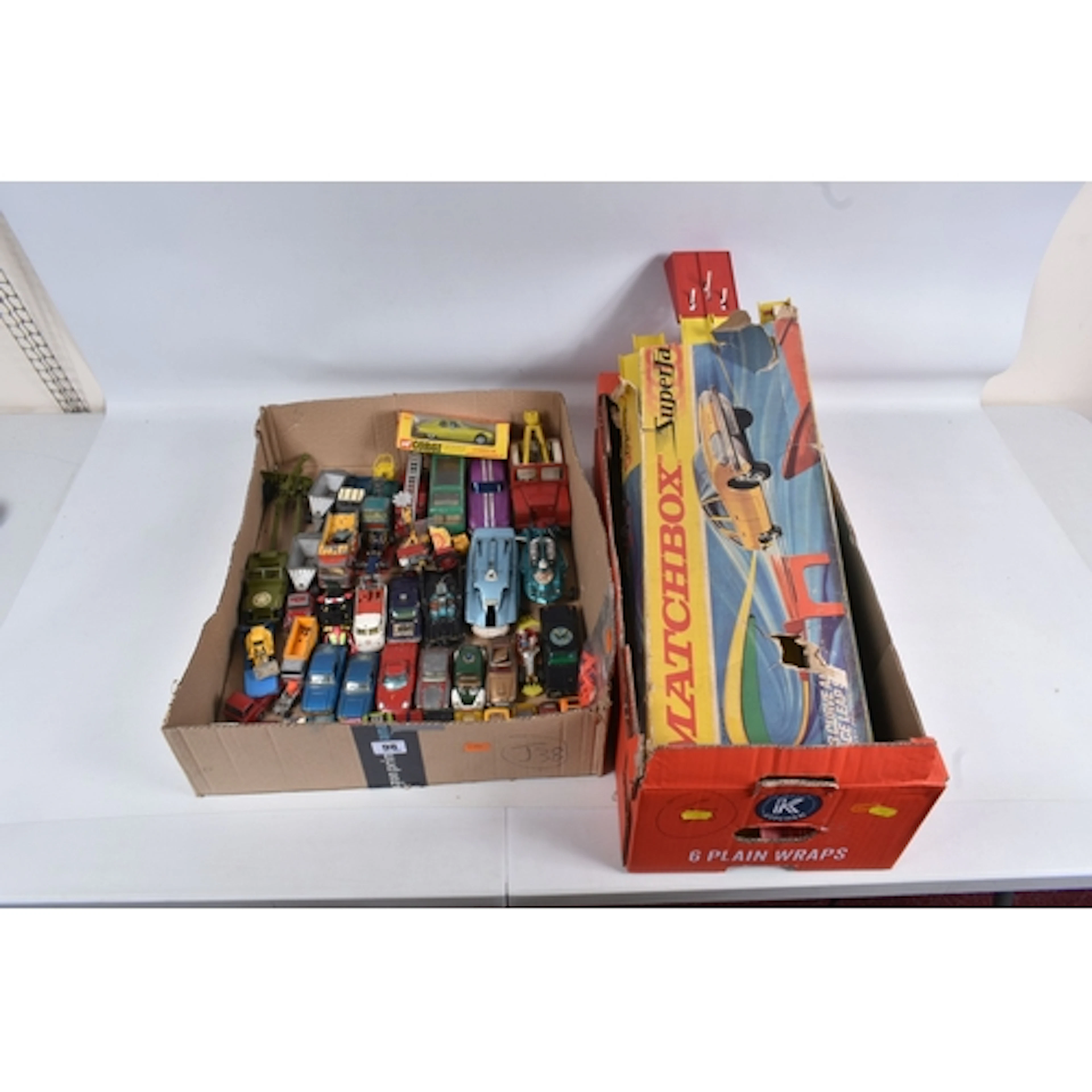A QUANTITY OF UNBOXED ASSORTED PLAYWORN DIECAST VEHICLES, to...