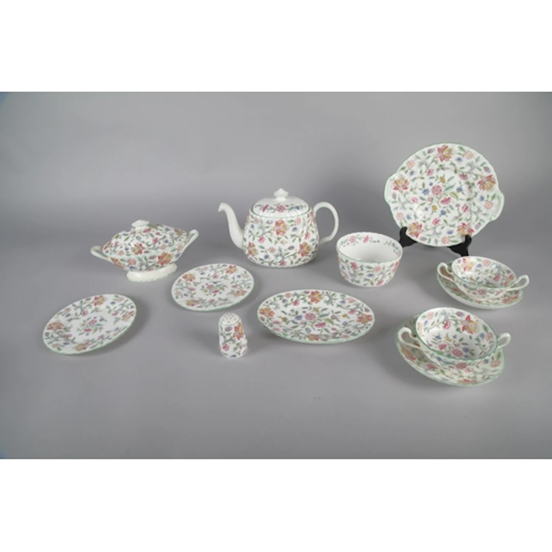 Minton 'Hadden Hall' patterned part dinner service.